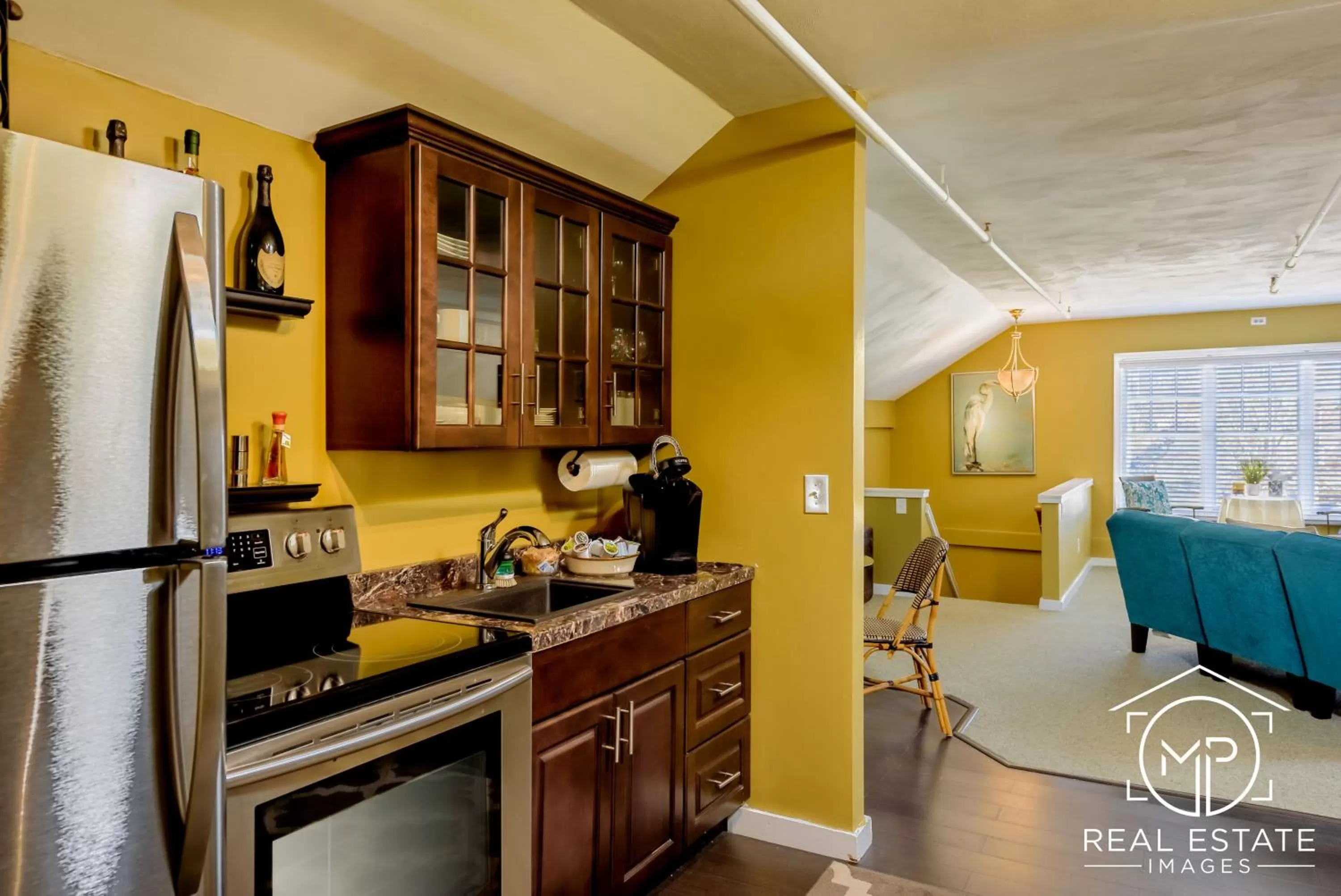 Coffee/tea facilities, Kitchen/Kitchenette in Bouchard Restaurant & Inn