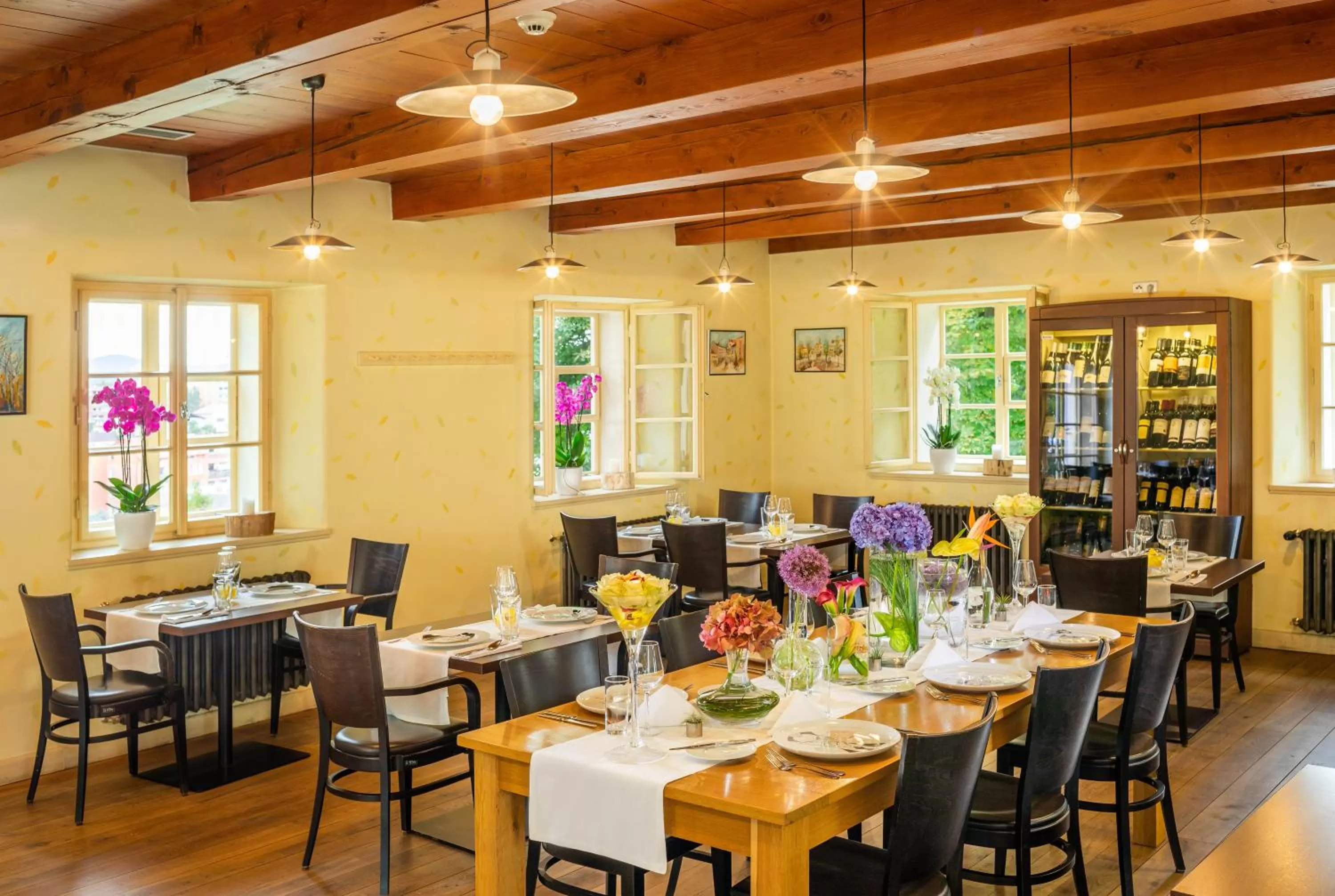 Restaurant/places to eat in Bellevue Hotel Benešov