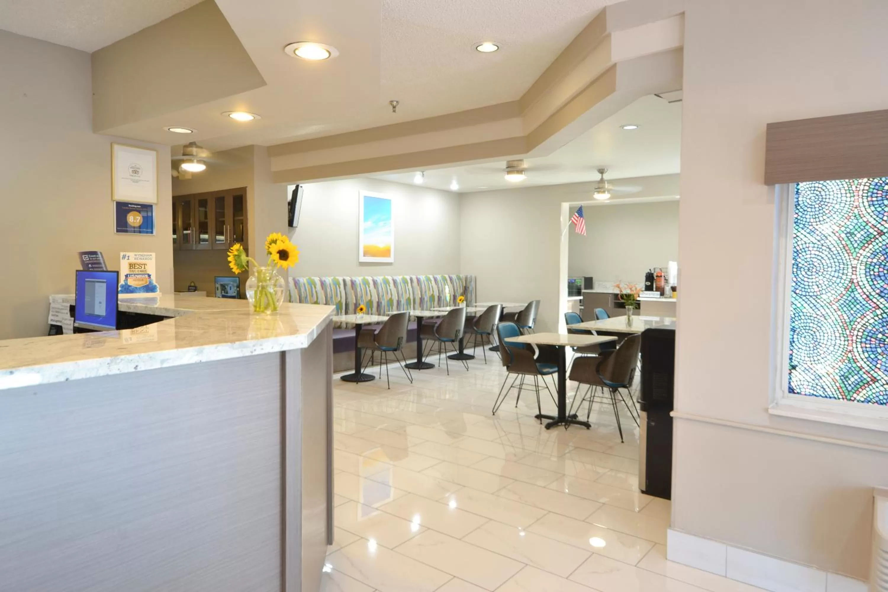 Property building in Days Inn & Suites by Wyndham Airport Albuquerque