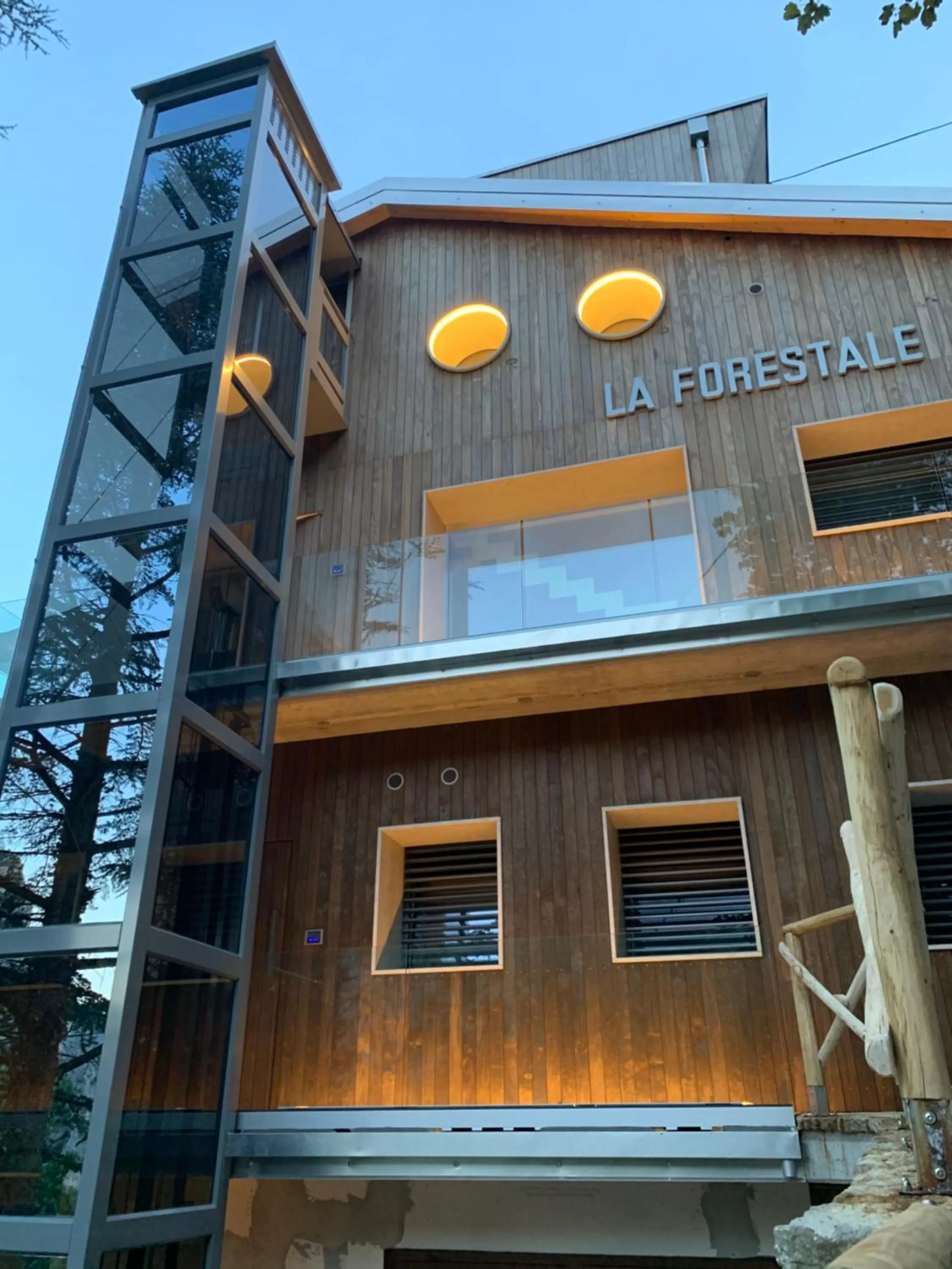 Facade/entrance in La Forestale Luxury Ecolodge B&B Primo Piano