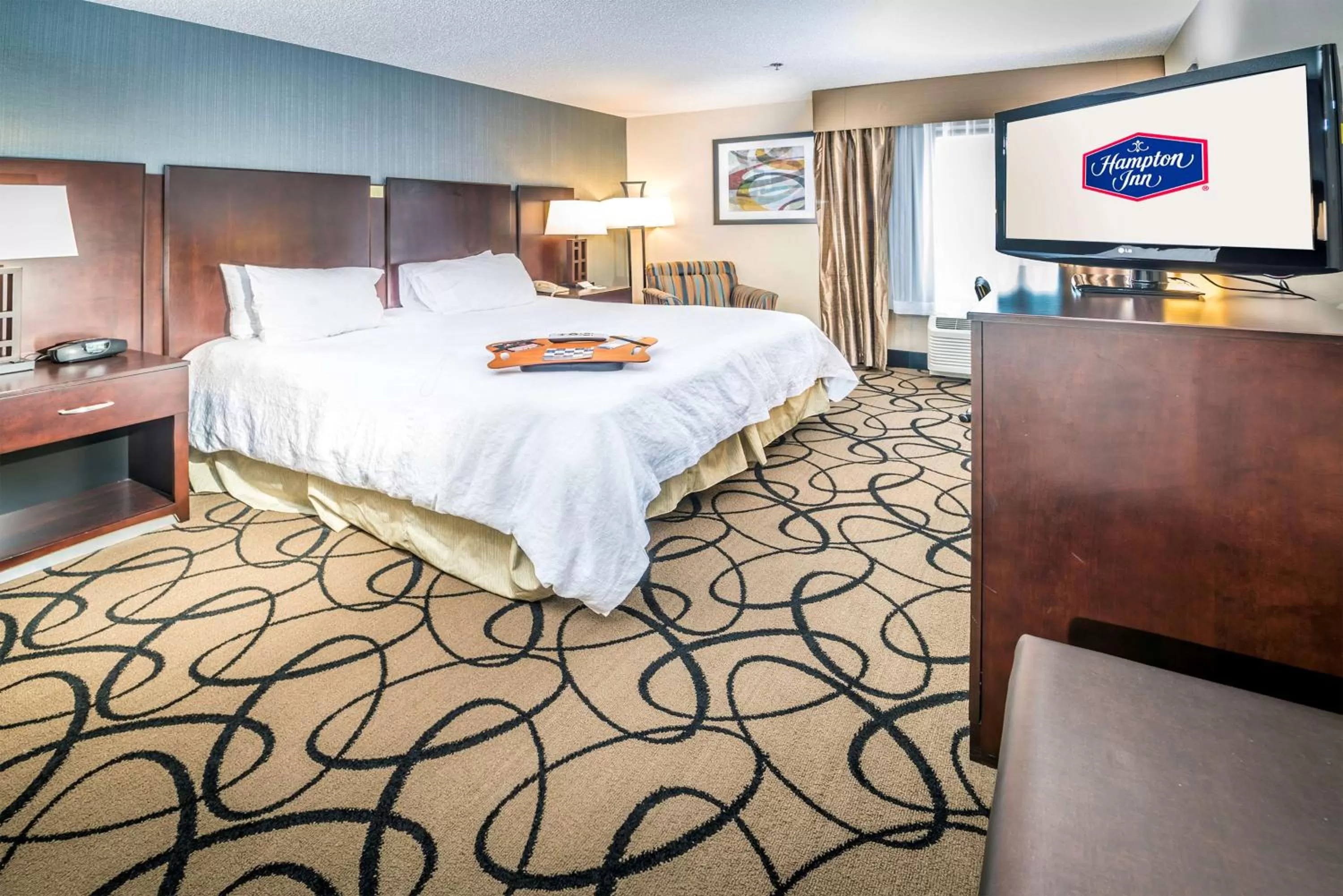 Bedroom, Bed in Hampton Inn Monroe