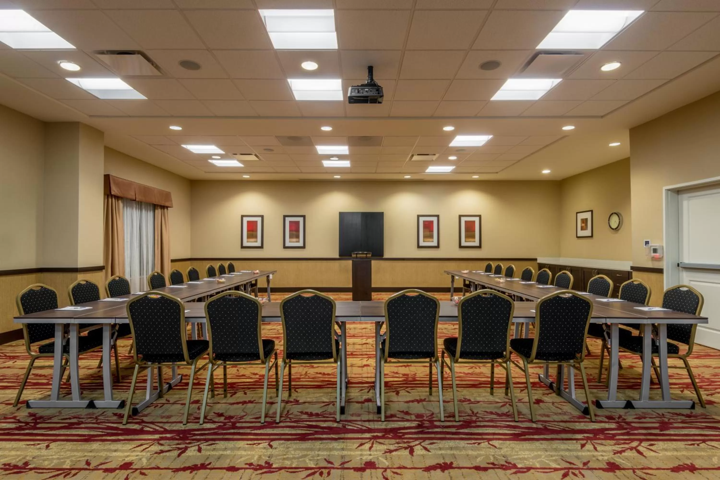 Meeting/conference room in Holiday Inn Express & Suites Denver South - Castle Rock by IHG