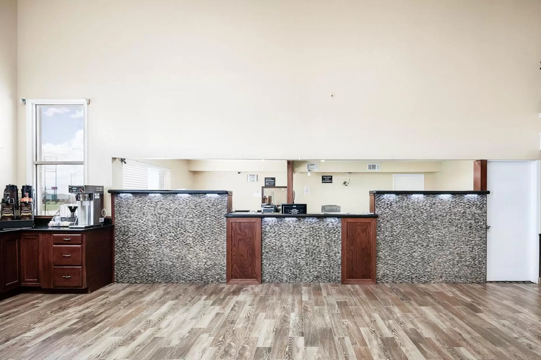 Lobby or reception in Super 8 by Wyndham Elk City