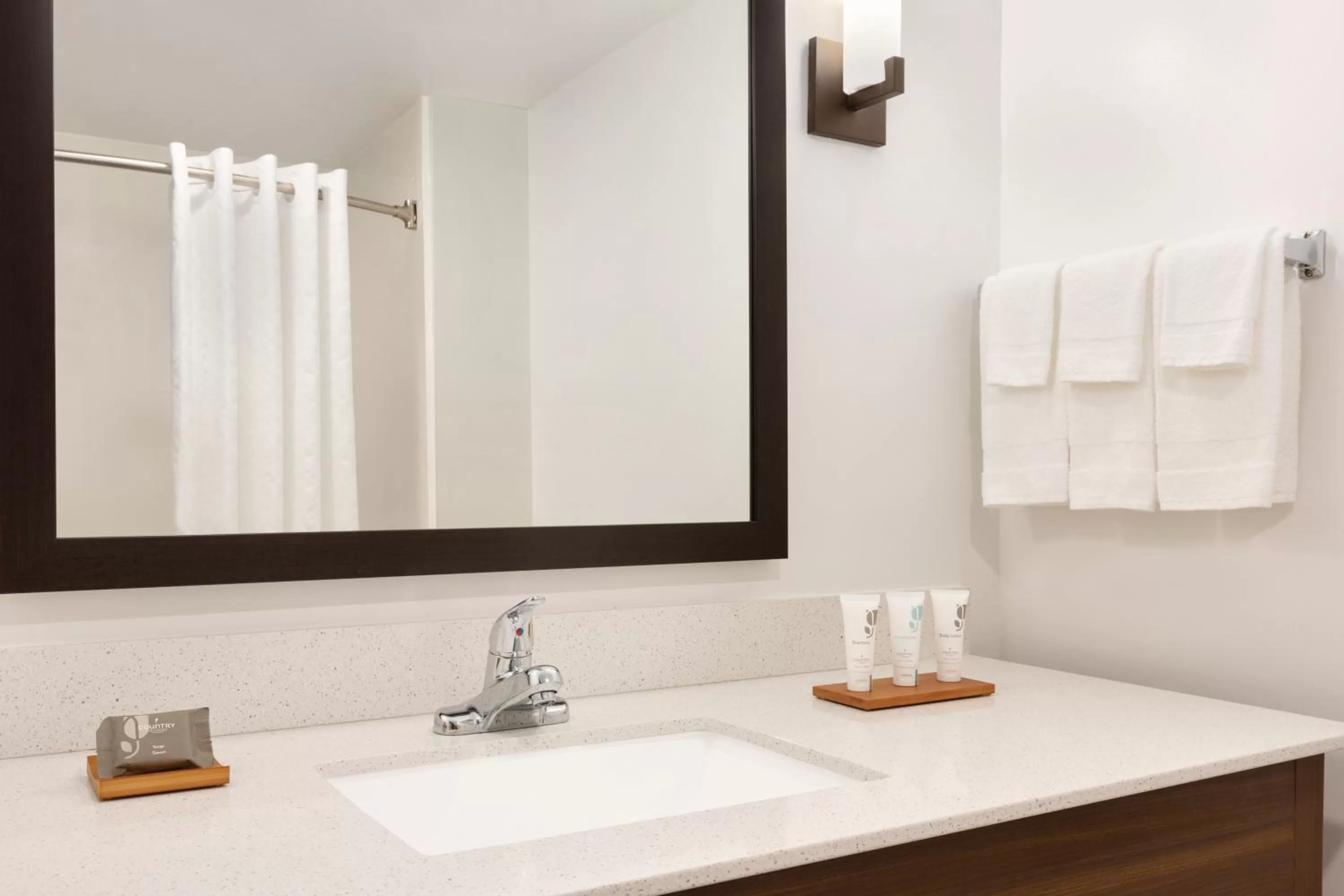 Bathroom in Country Inn & Suites by Radisson, DFW Airport South, TX