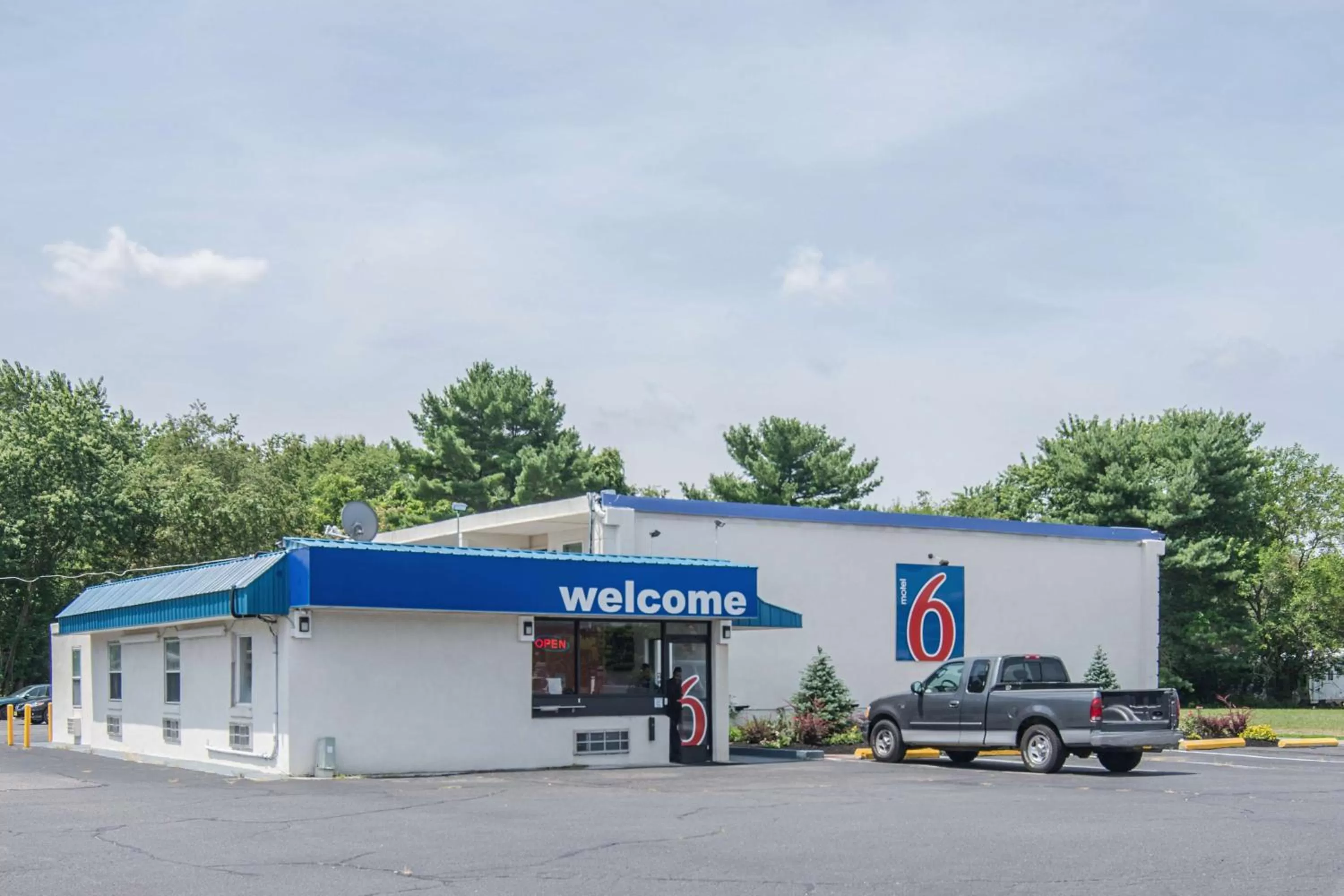 Property building in Motel 6-Glassboro, NJ - Rowan University