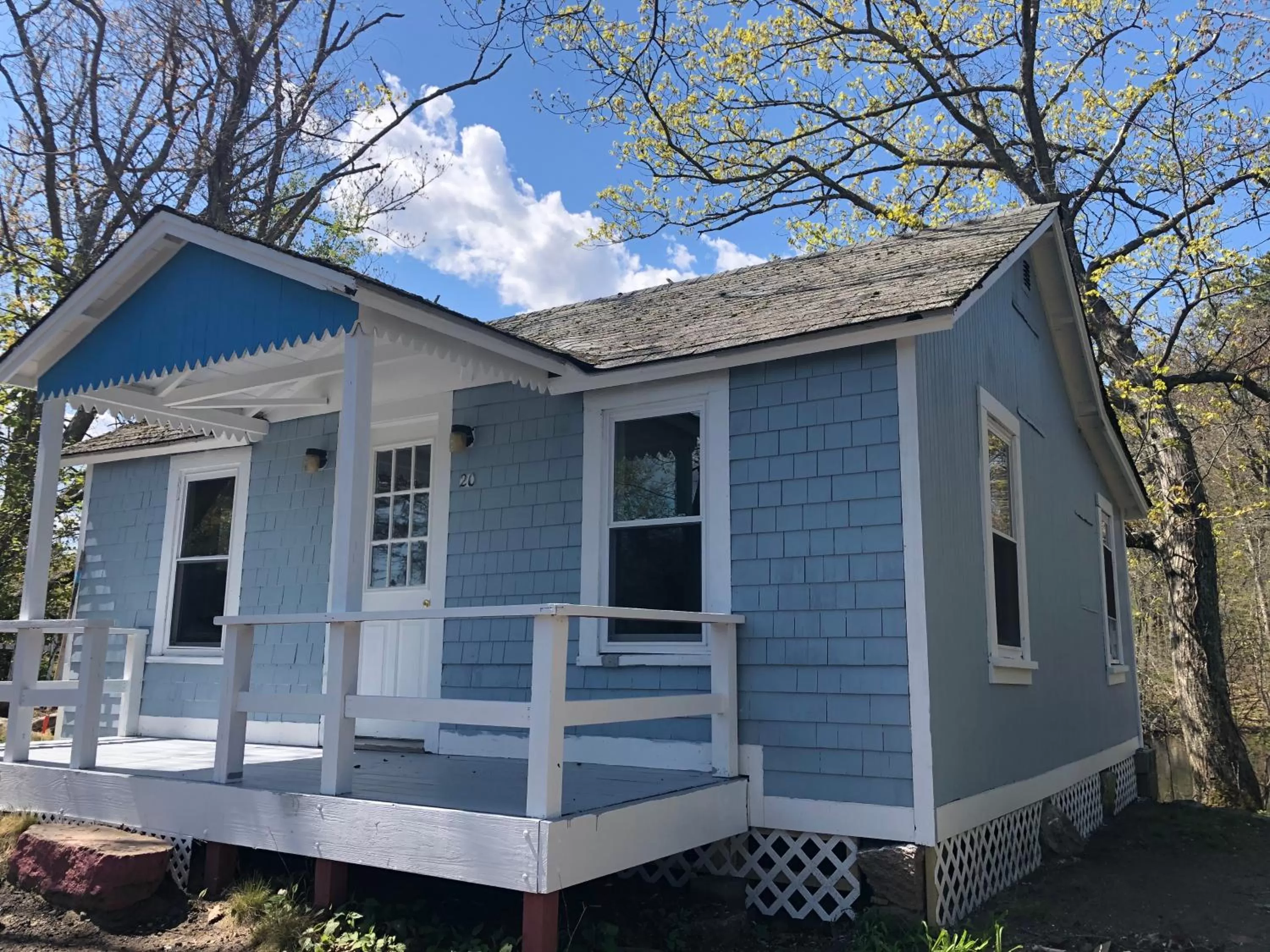 Property Building in Herring Run Motel and Tiny Cabins