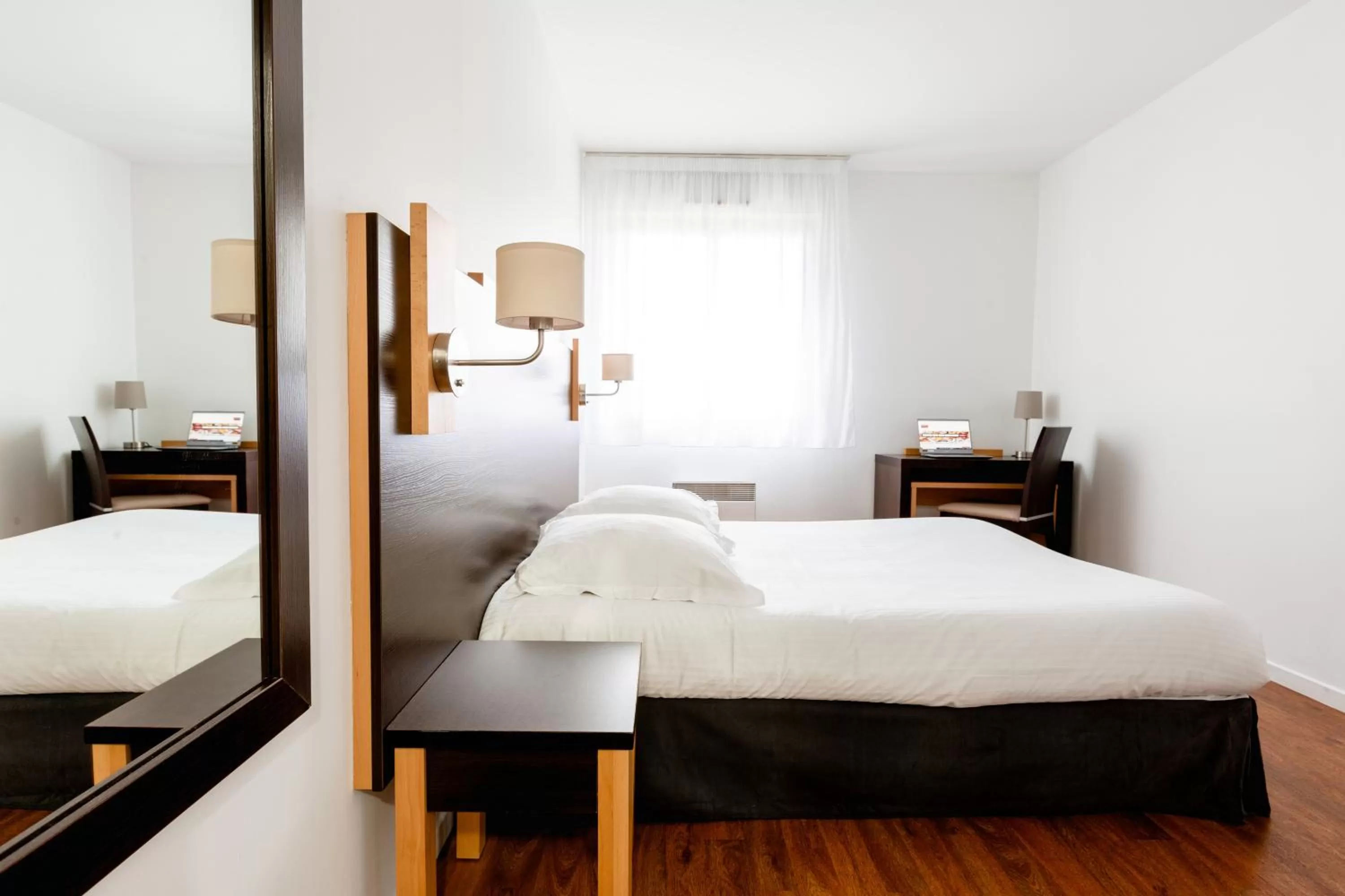 Bed in Cerise Nantes Atlantis