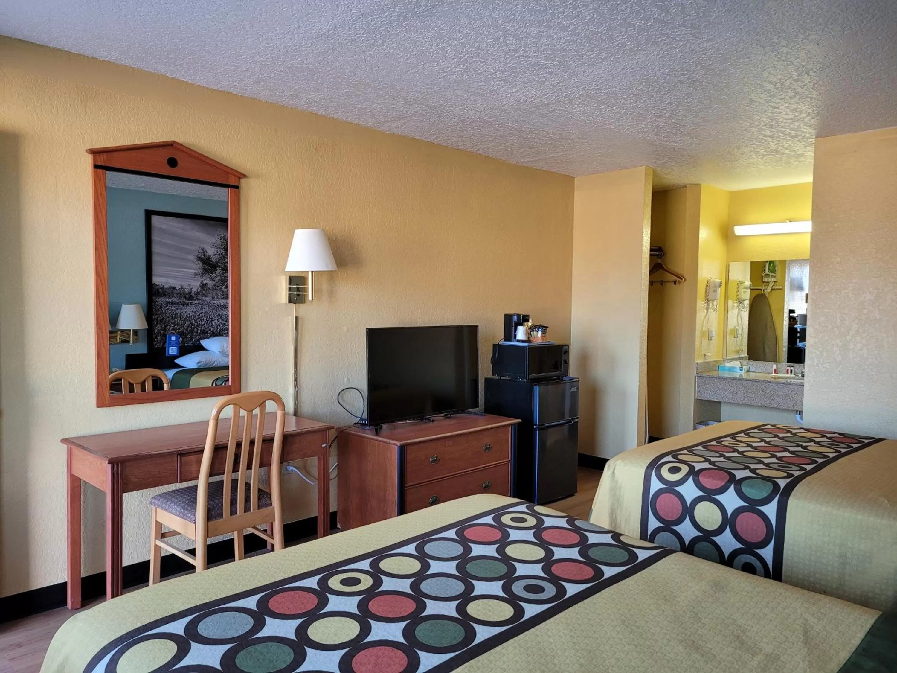 King Room -Smoking in Super 8 by Wyndham Arkadelphia Caddo Valley Area