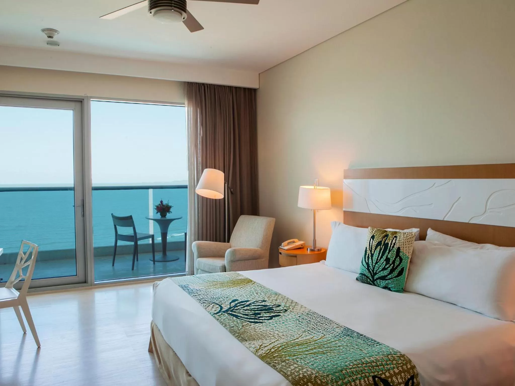 Balcony/Terrace, Bed in Las Americas Torre Del Mar