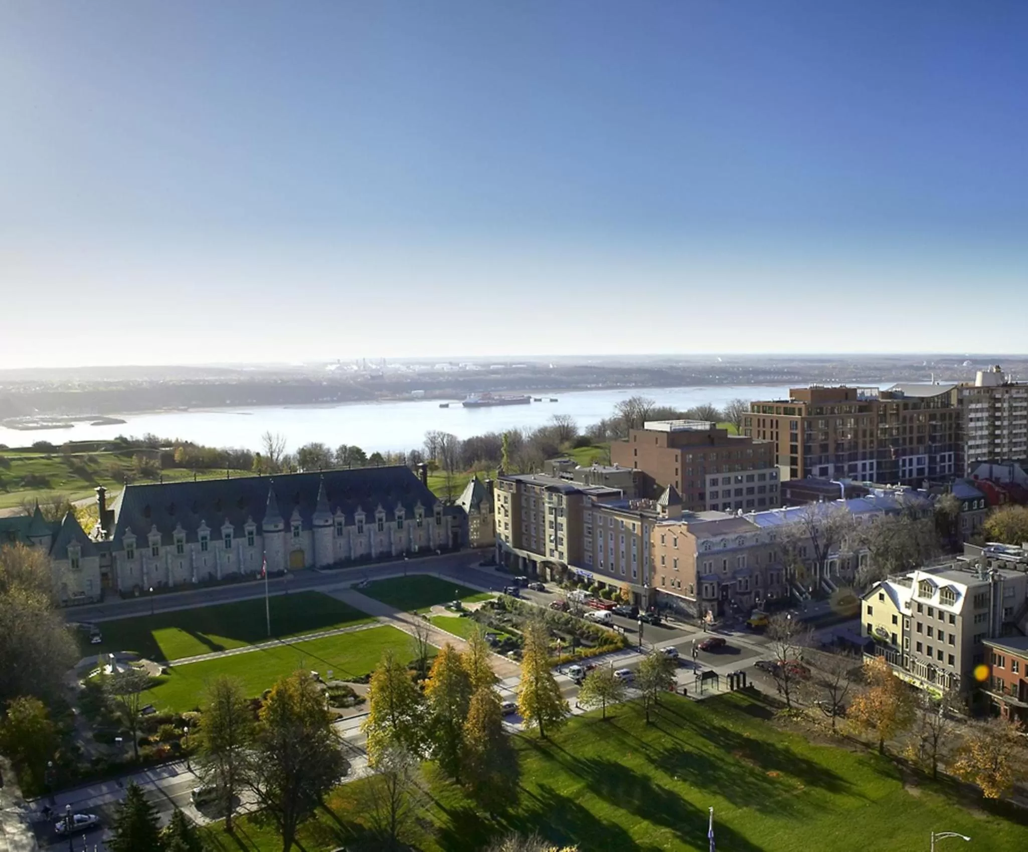 Bird's eye view in Hotel Chateau Laurier Québec