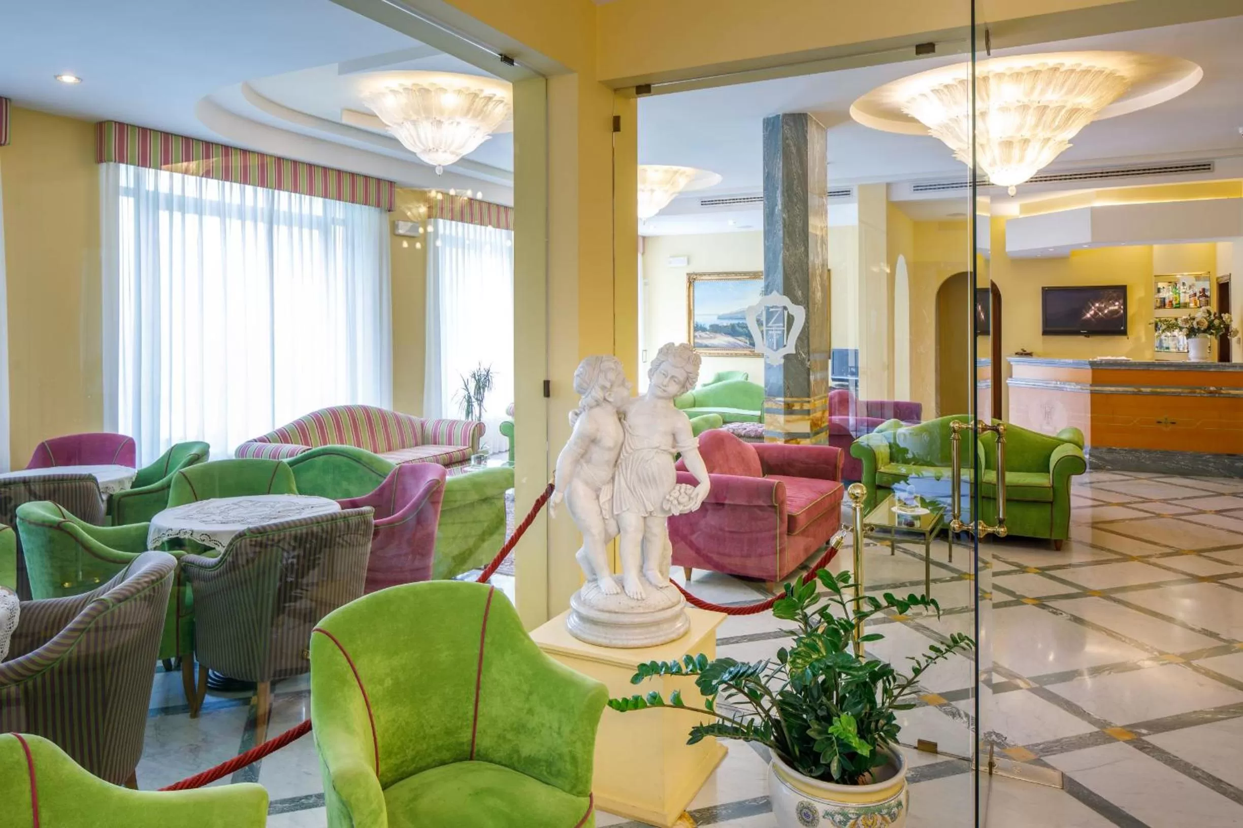 Communal lounge/ TV room in Hotel Zi' Teresa