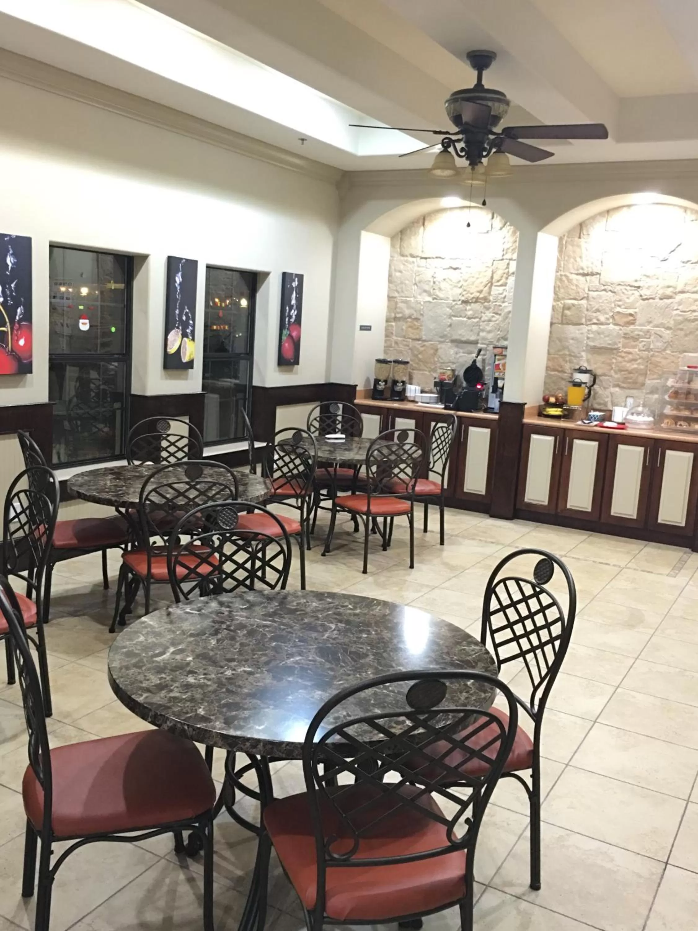 Continental breakfast in Weslaco Inn - Weslaco/Mercedes