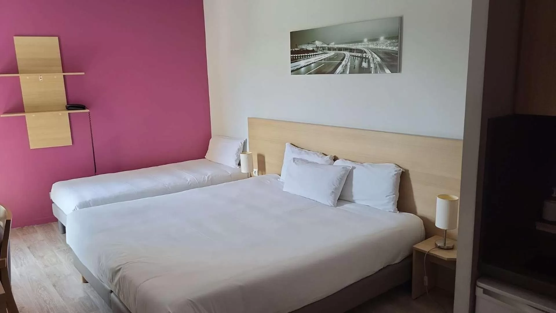 Bed in EastLodge Lyon Est Eurexpo