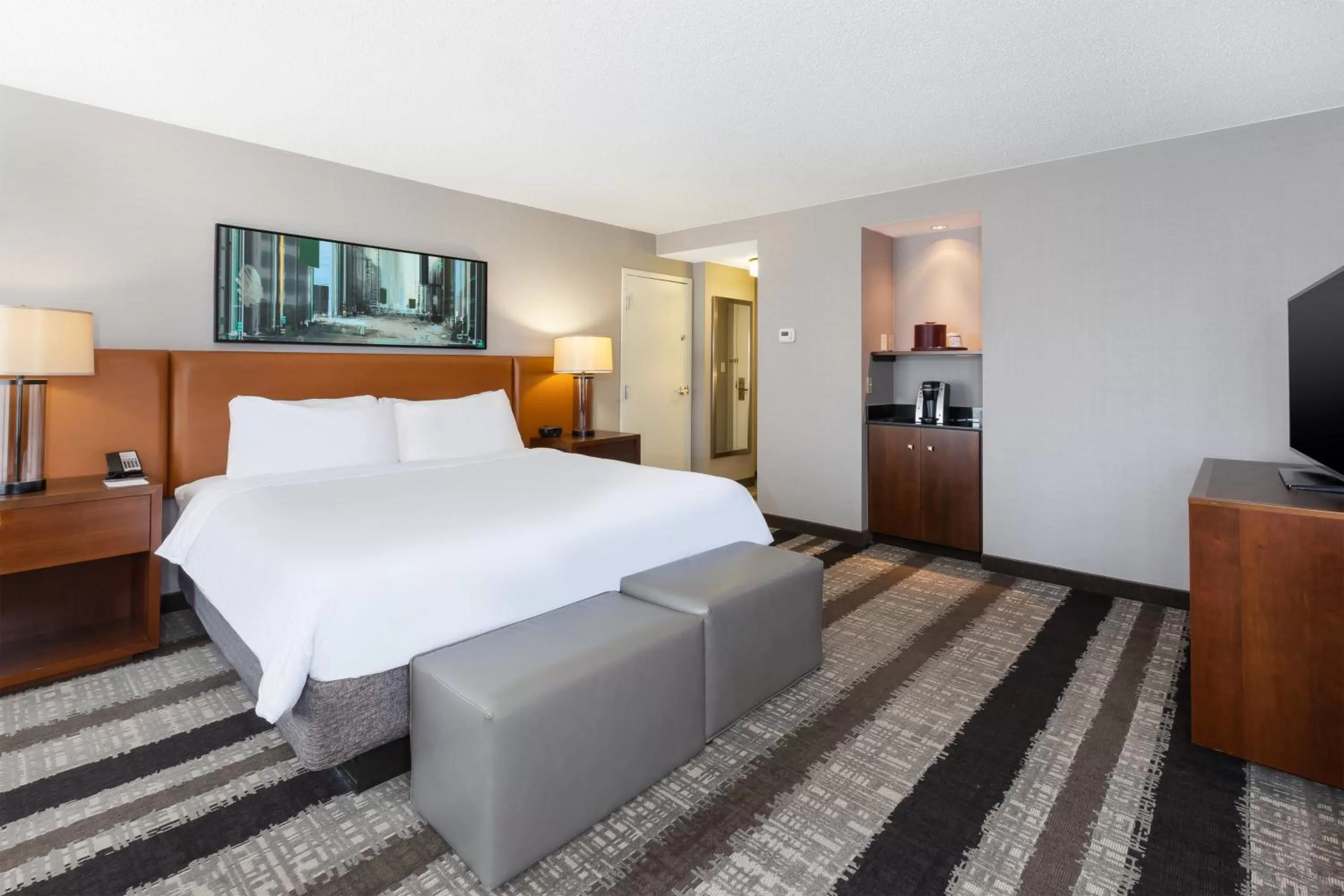 Photo of the whole room, Bed in Crowne Plaza Dulles Airport by IHG