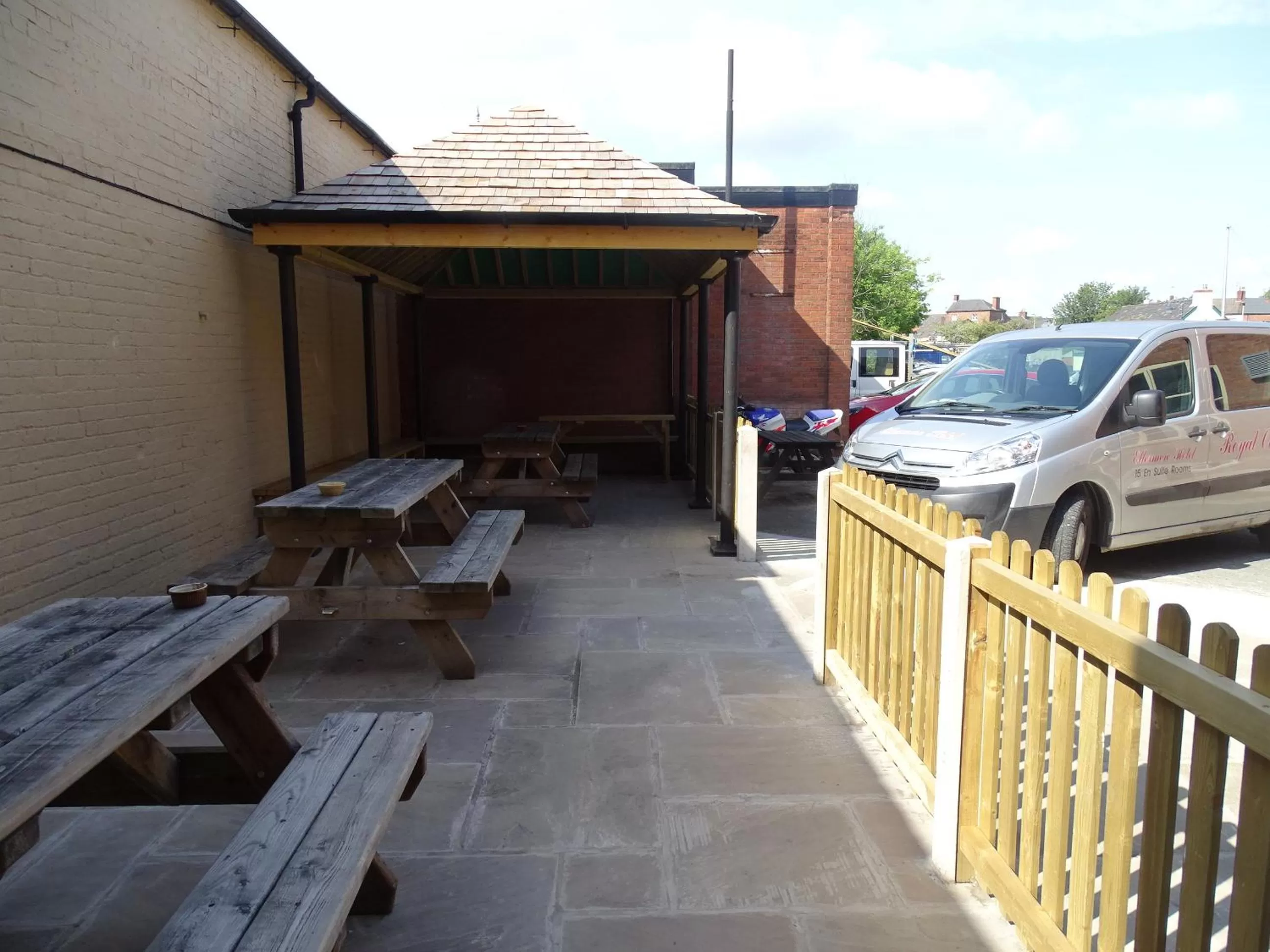 Garden view in Ellesmere Hotel