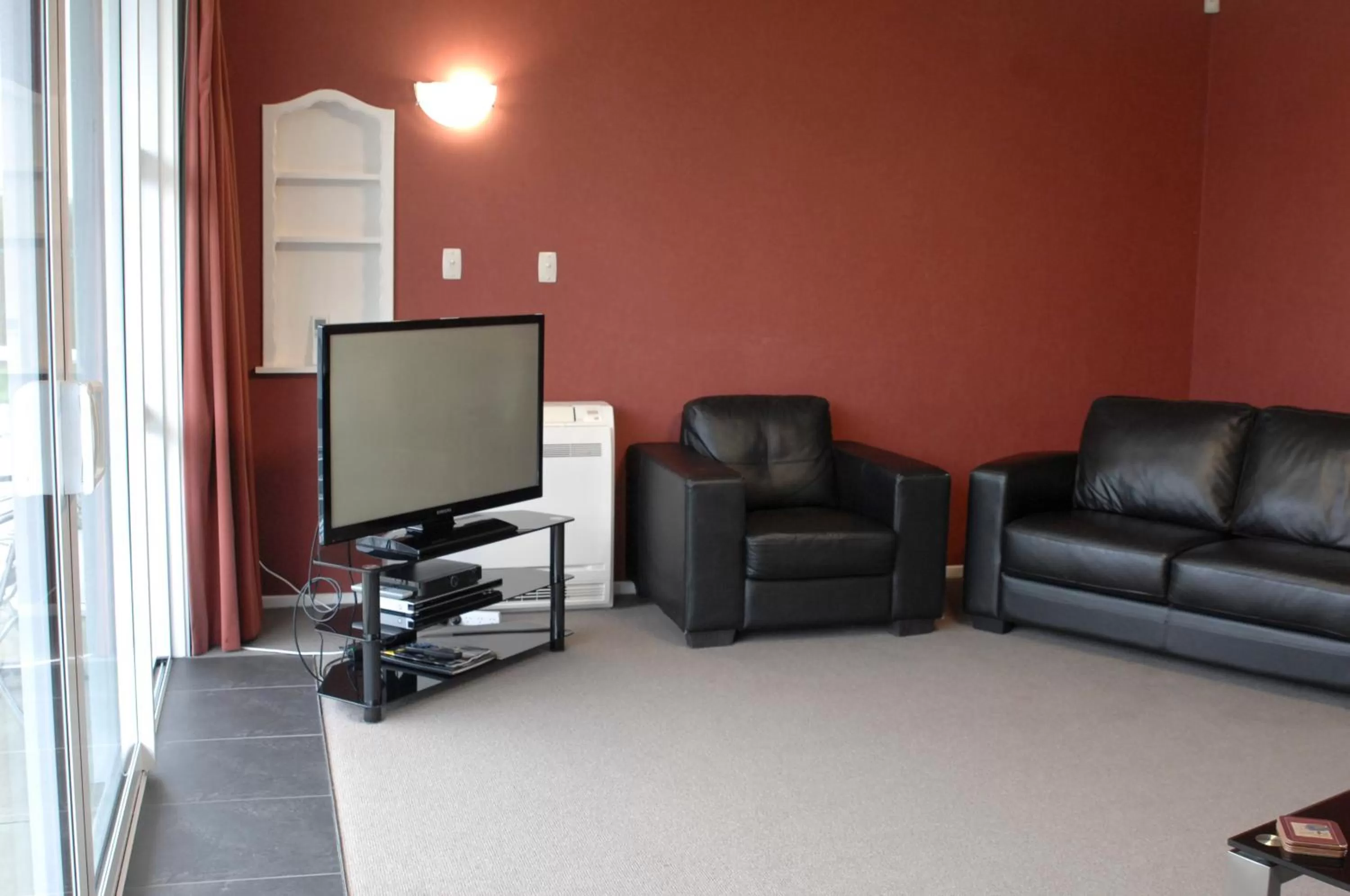 TV/Entertainment Center in 295 on Tay Motel