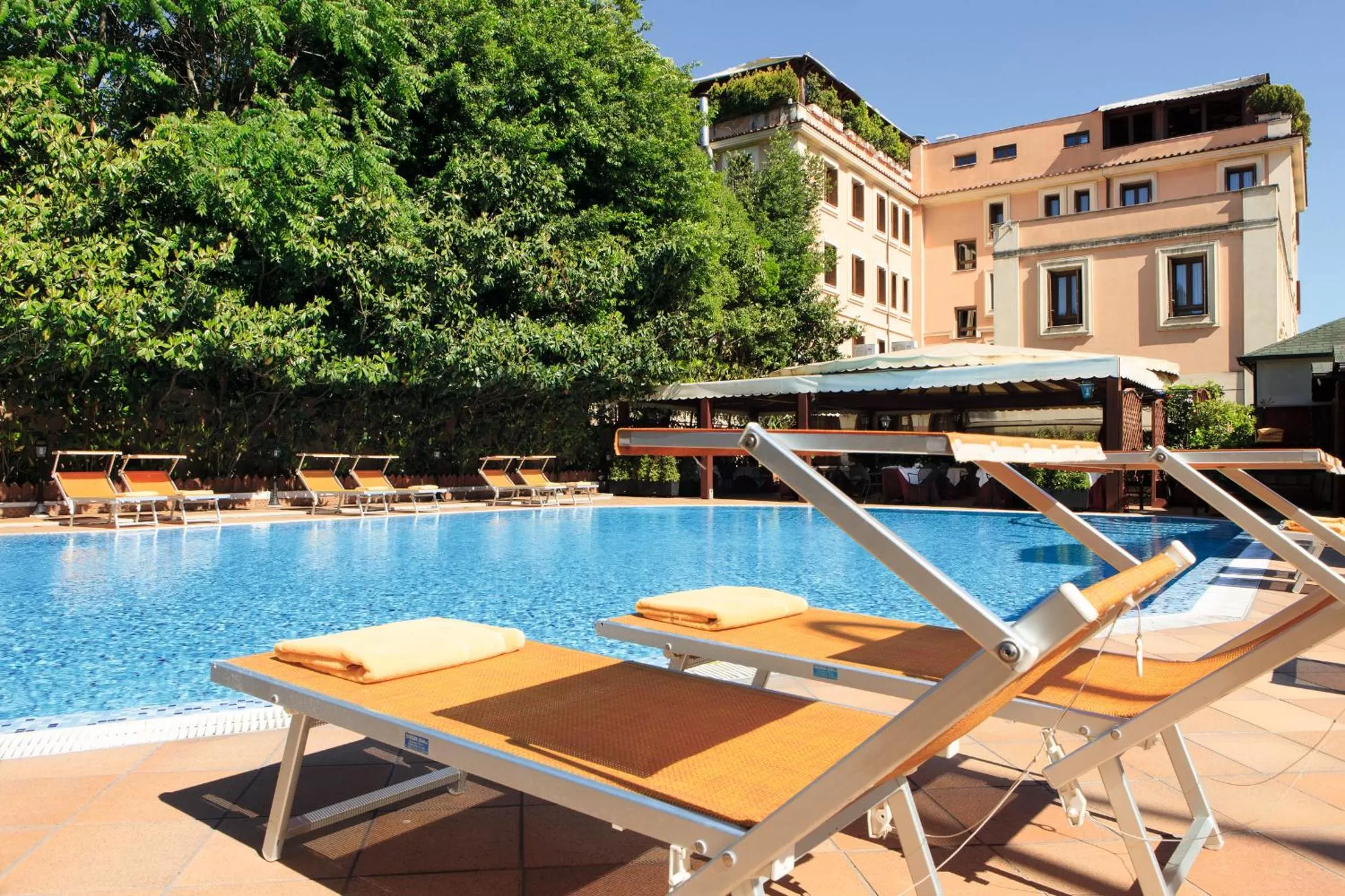 Pool view in Grand Hotel Gianicolo