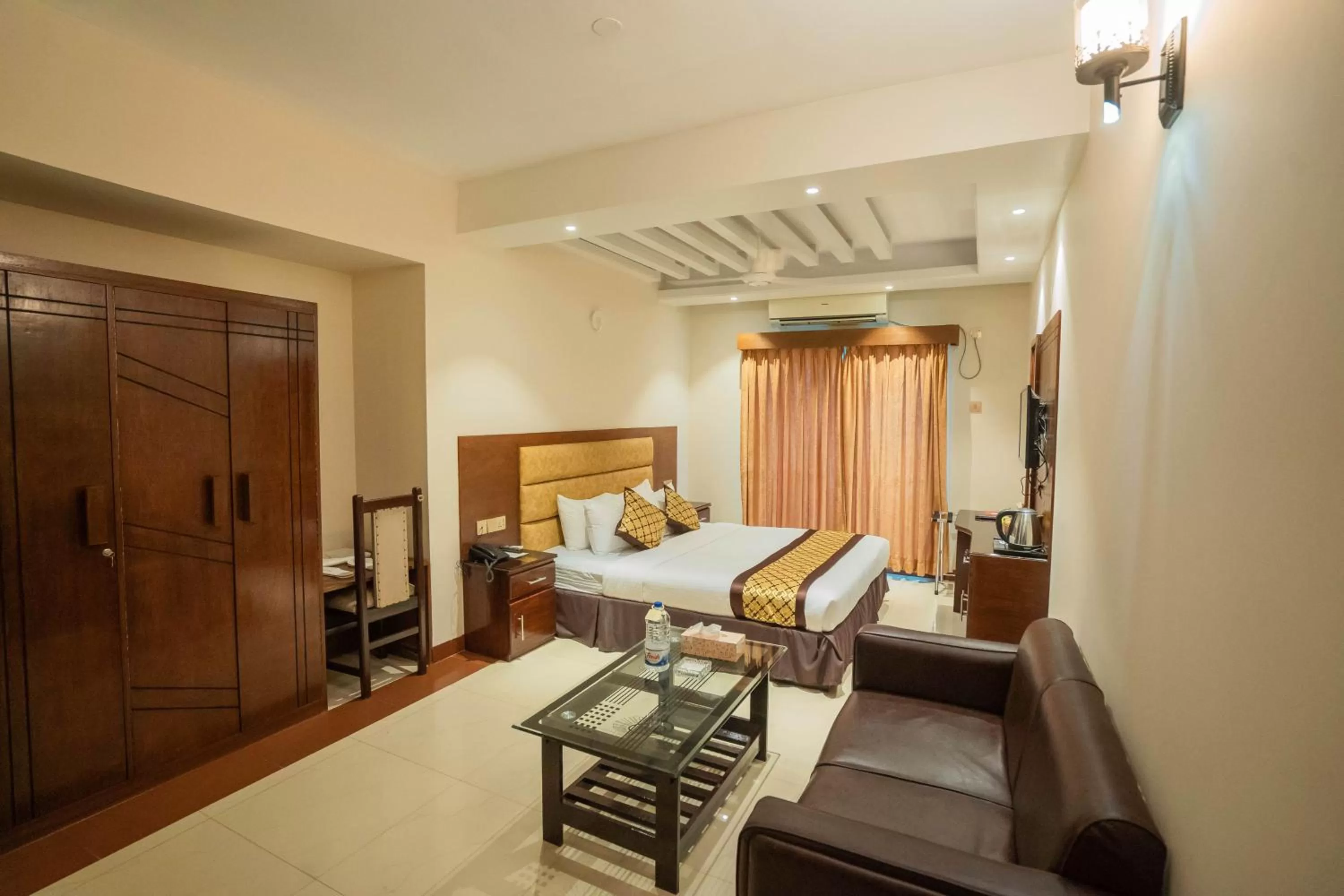 Bed in Central Inn Dhaka City Centre