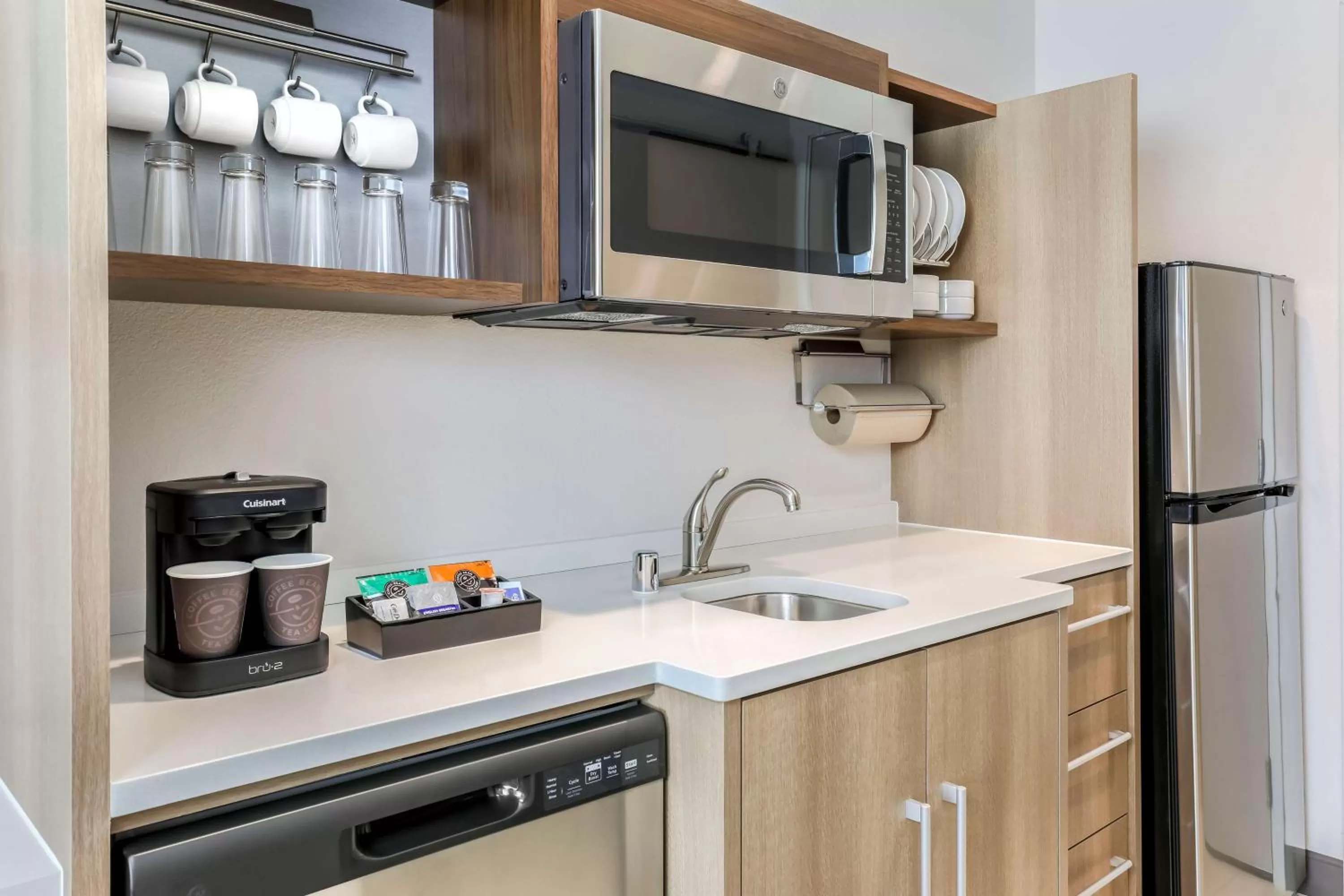 Kitchen or kitchenette in Home2 Suites By Hilton West Sacramento, Ca