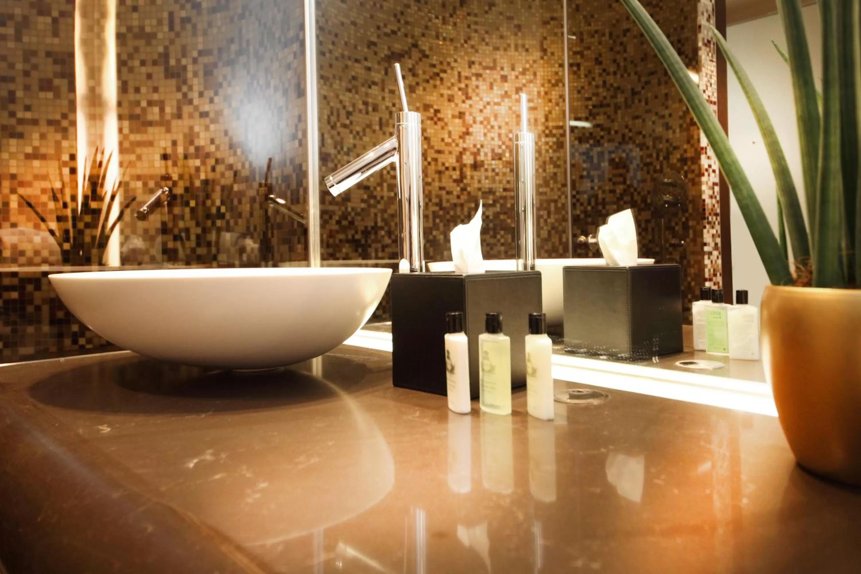 Bathroom in Hotel Neues Tor