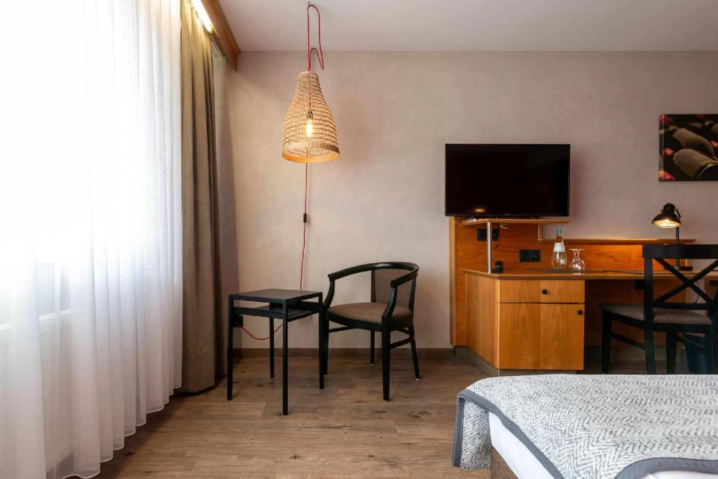 TV and multimedia, Bed in Biobausewein WEIN HOTEL LEBEN