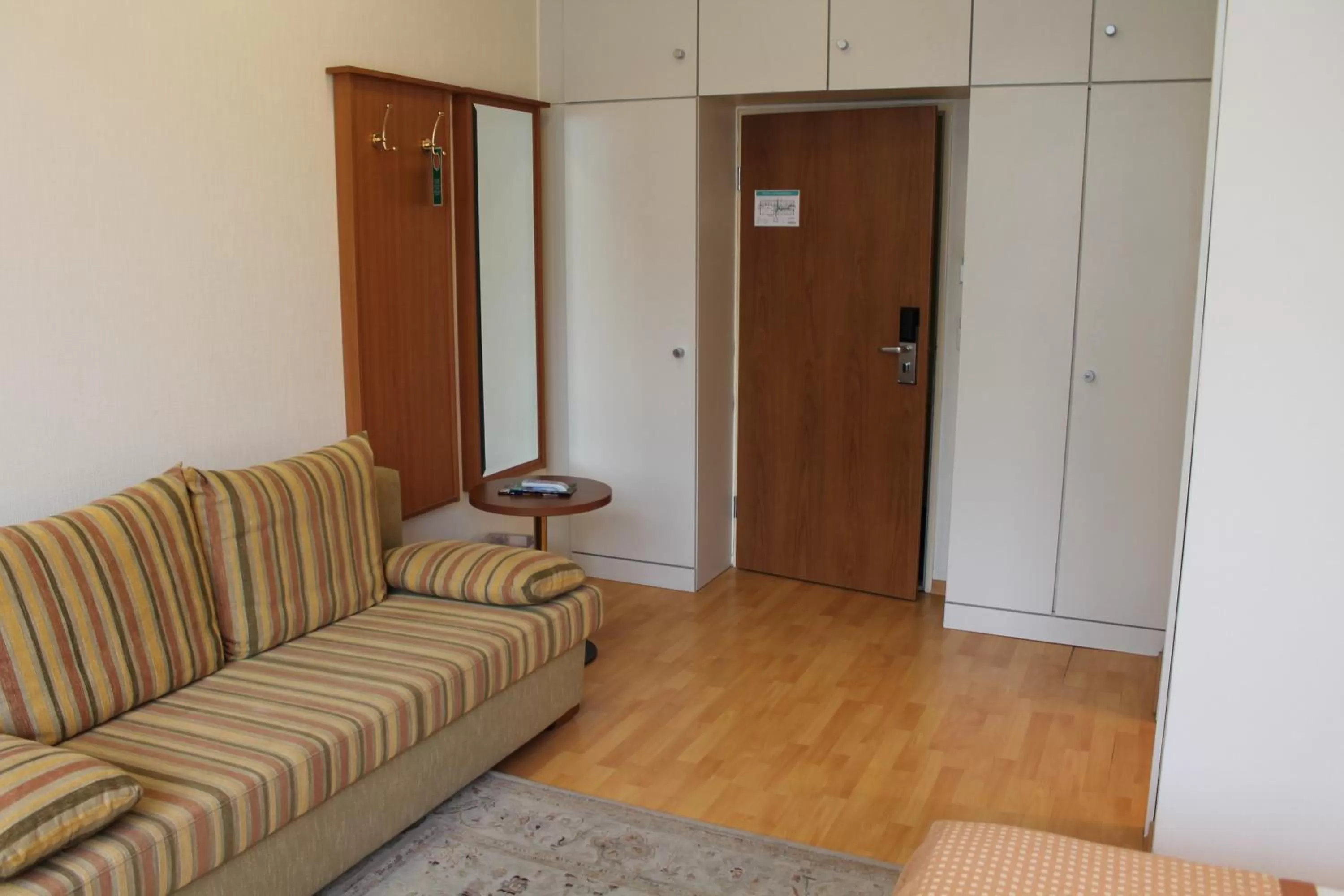 Seating area in Traveller Hotel