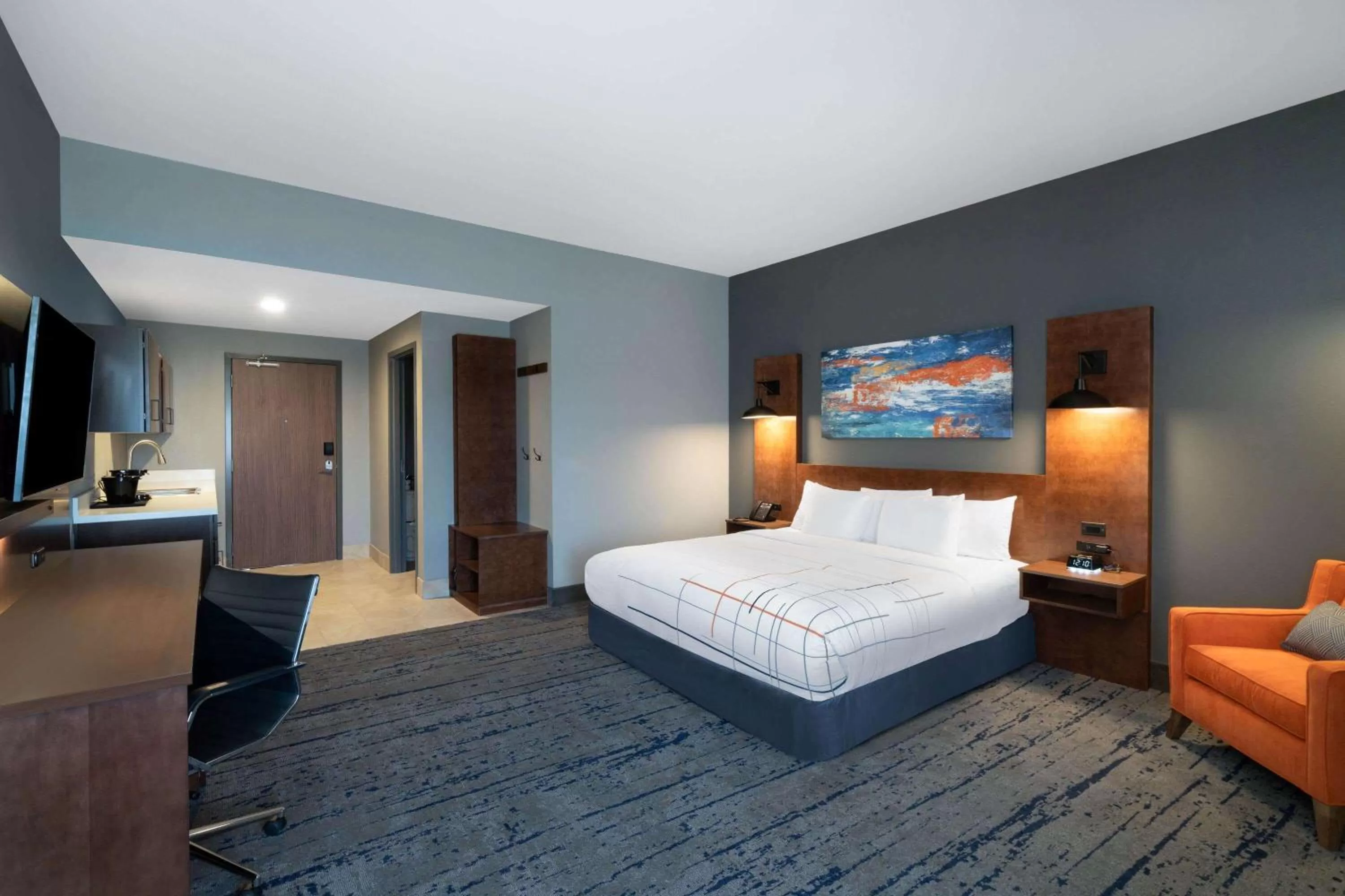 1 King Bed, Mobility Accessible Superior Room, Non-Smoking in La Quinta Inn & Suites by Wyndham Louisville NE - Old Henry Rd