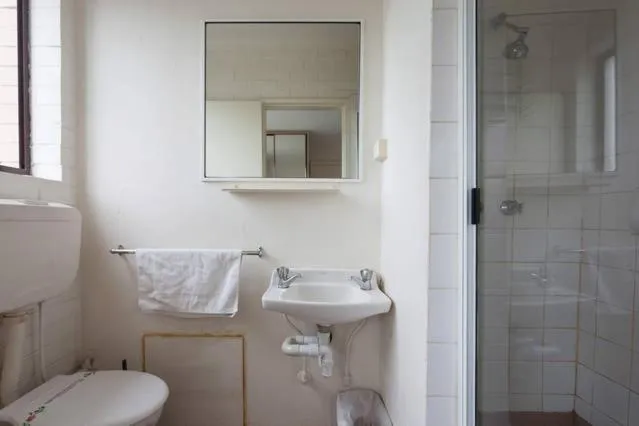 Bathroom in H & D Apartments