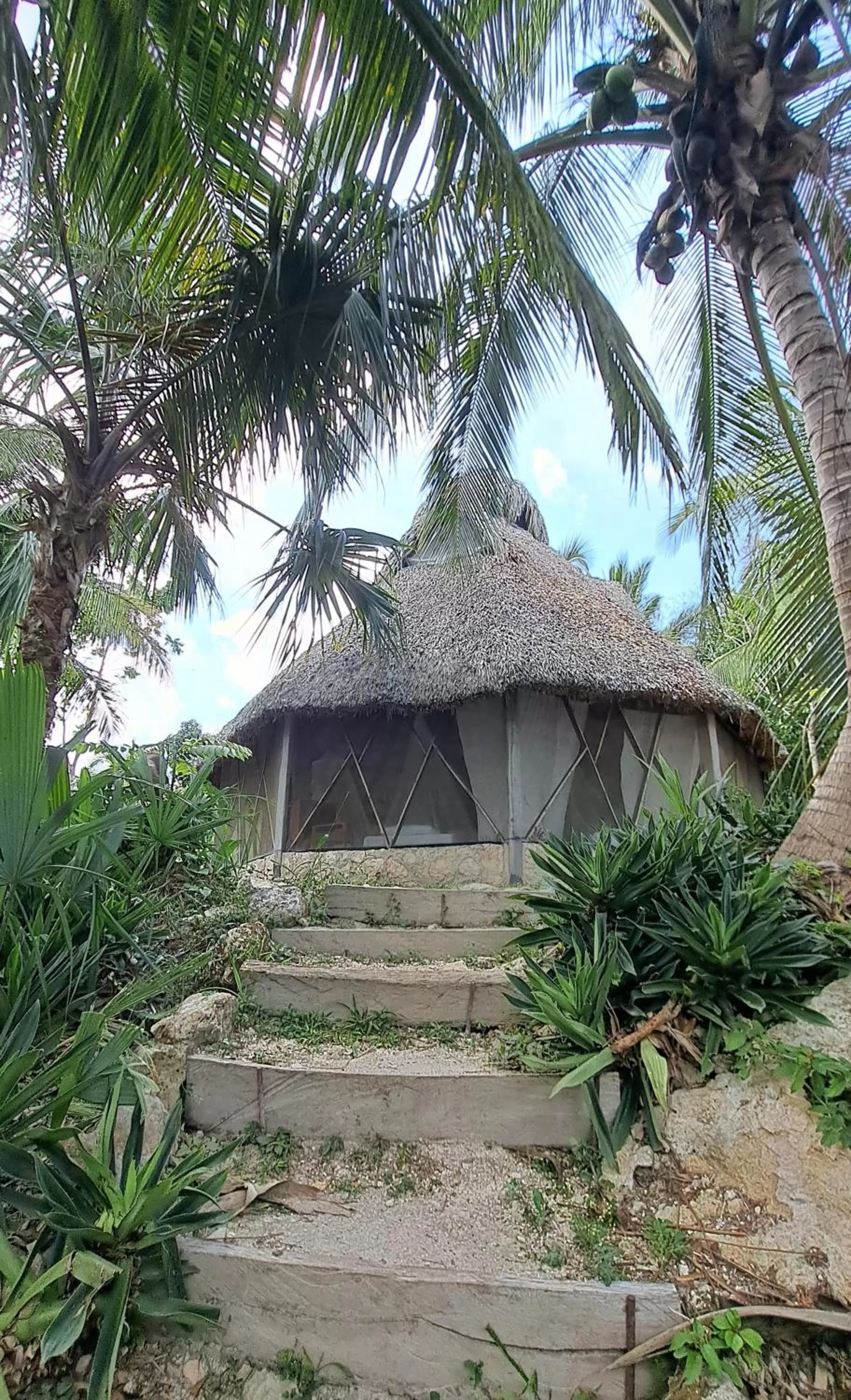 Property building in Cayuco Maya