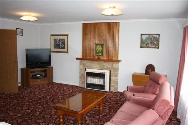 Motel Mayfair on Cavell