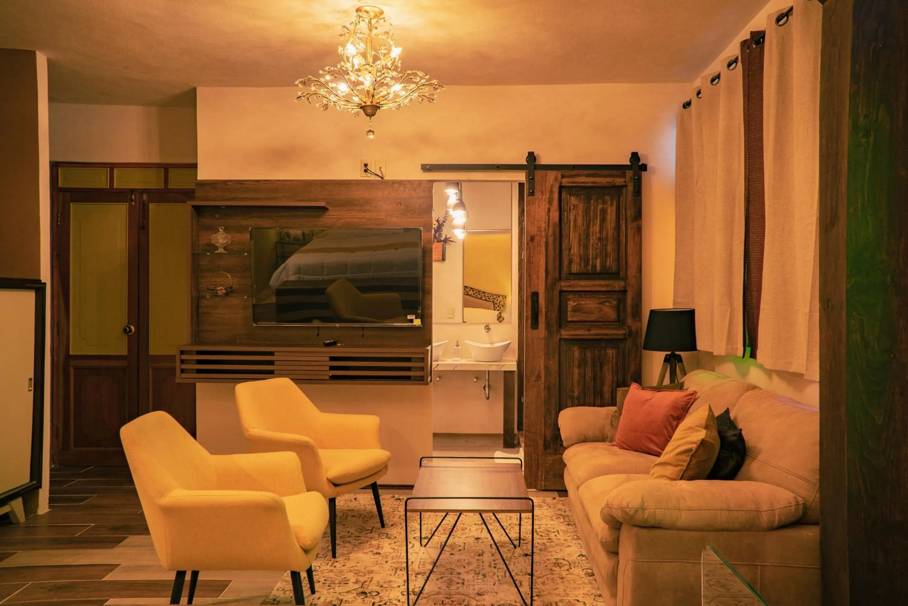 Seating area in Hotel Tepeyac