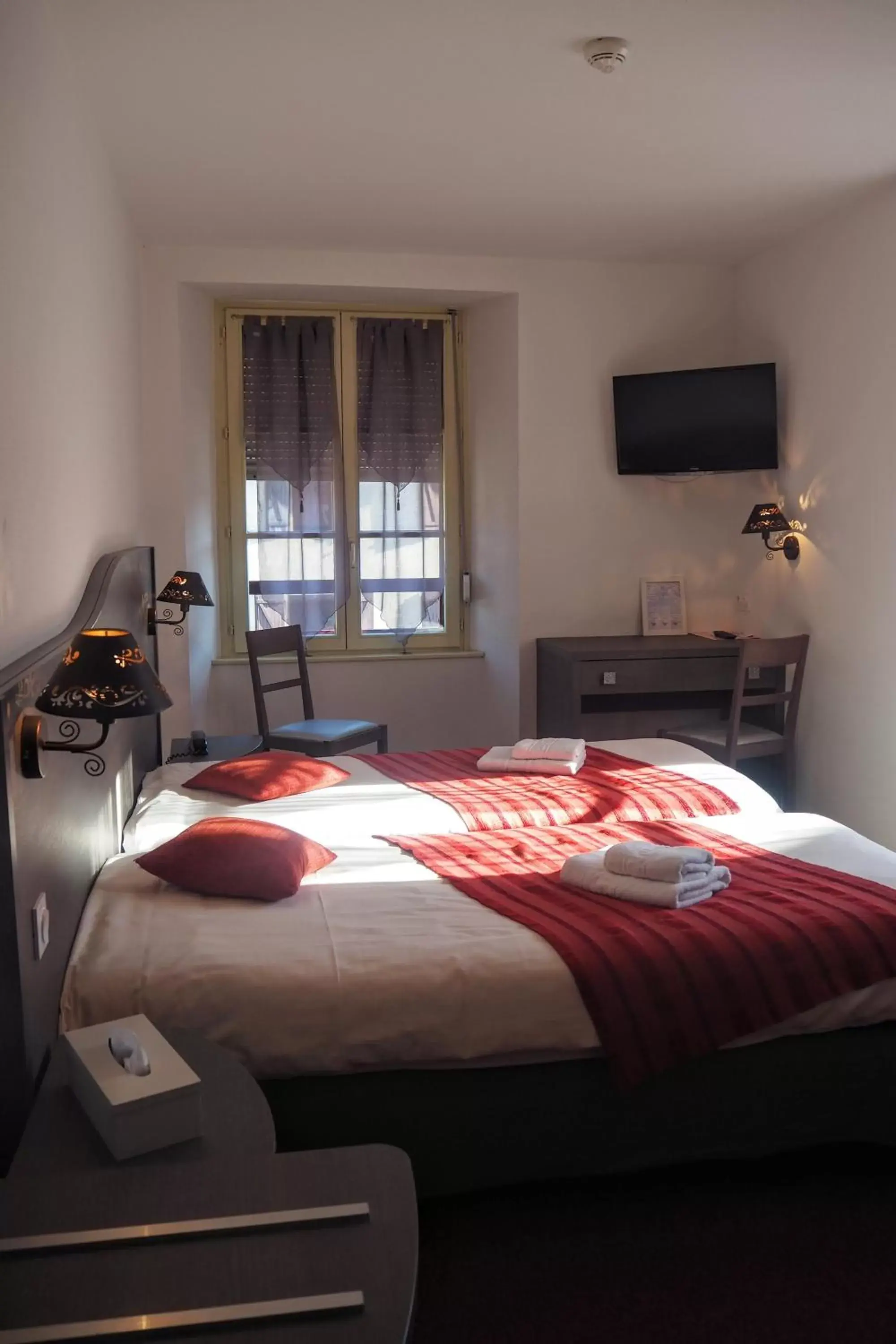 Double Room in HOTEL DES VOYAGEURS Double Room in HOTEL DES VOYAGEURS