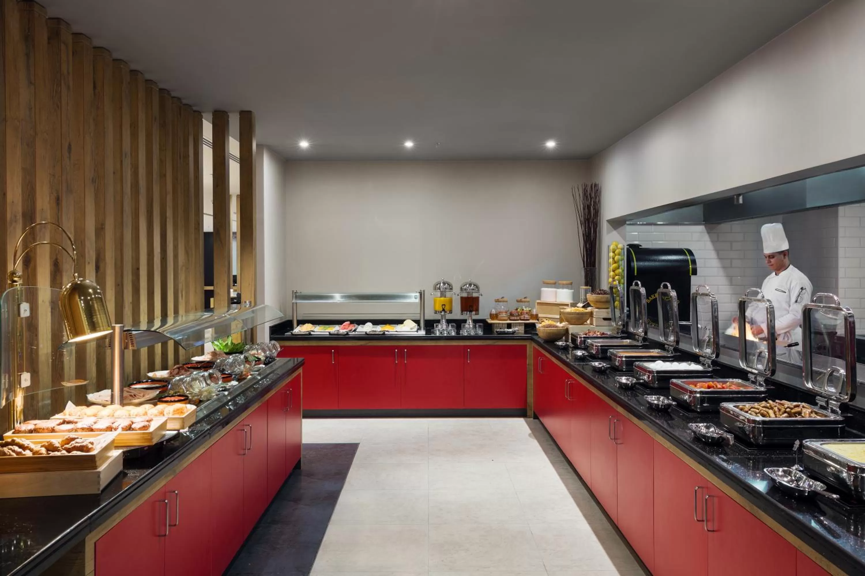 Restaurant/places to eat in Ibis Jeddah Malik Road