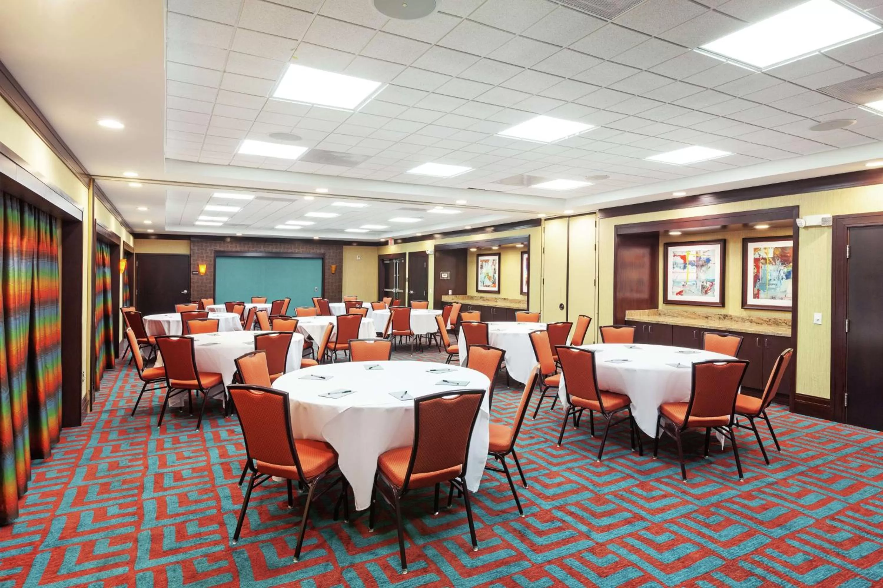 Meeting/conference room in Hampton Inn & Suites Houston North IAH, TX