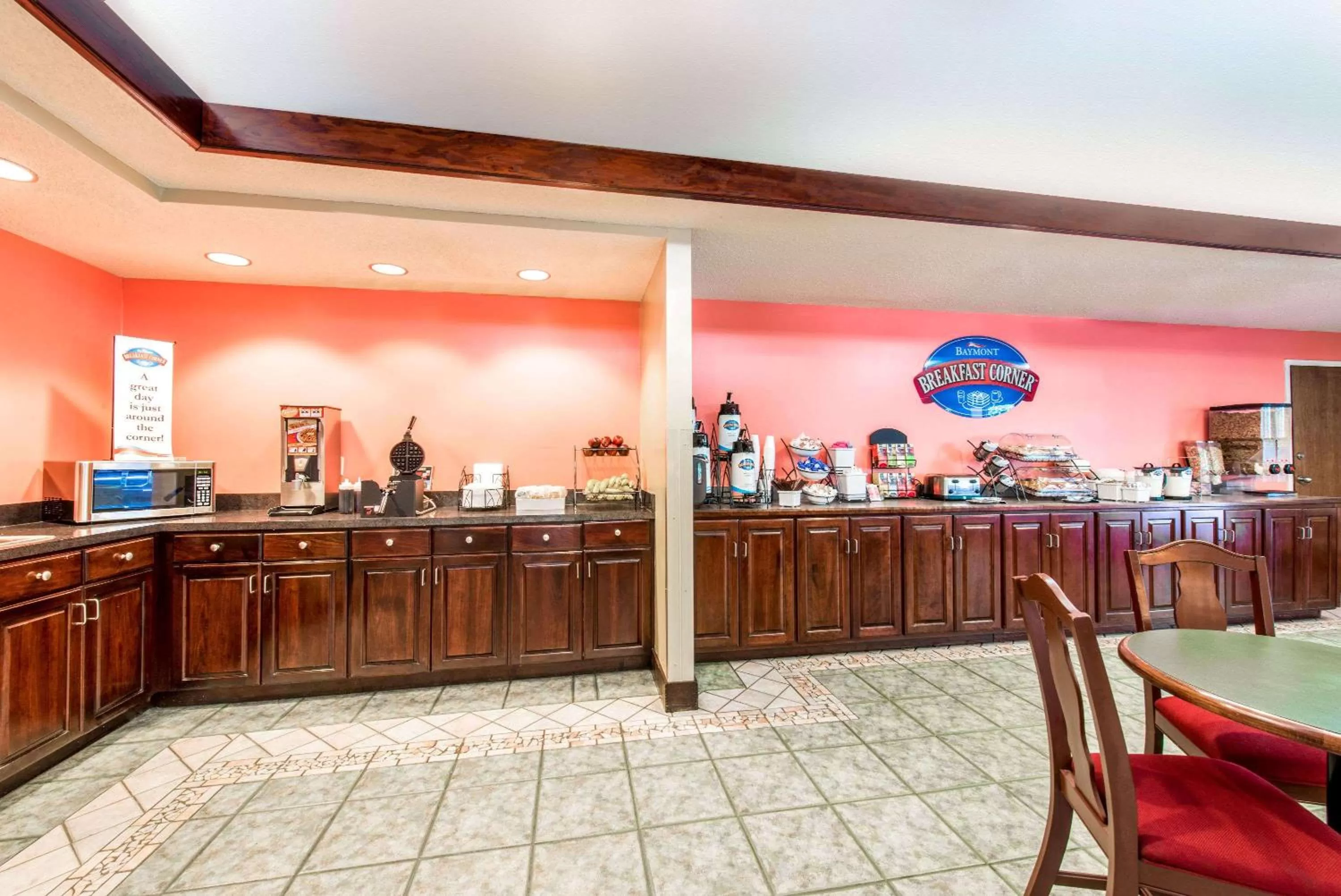 Restaurant/places to eat in Baymont by Wyndham McDonough