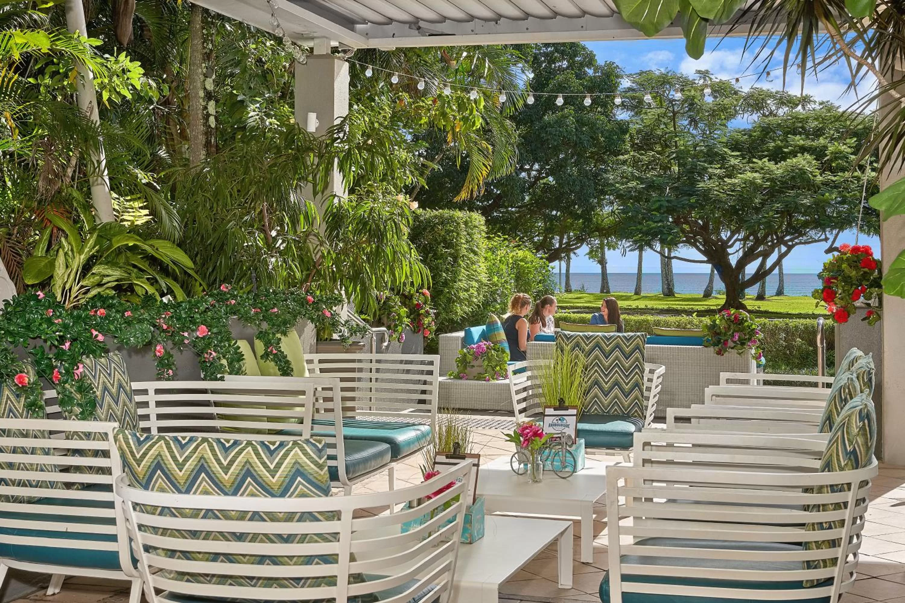 Lounge or bar in Cairns Harbourside Hotel