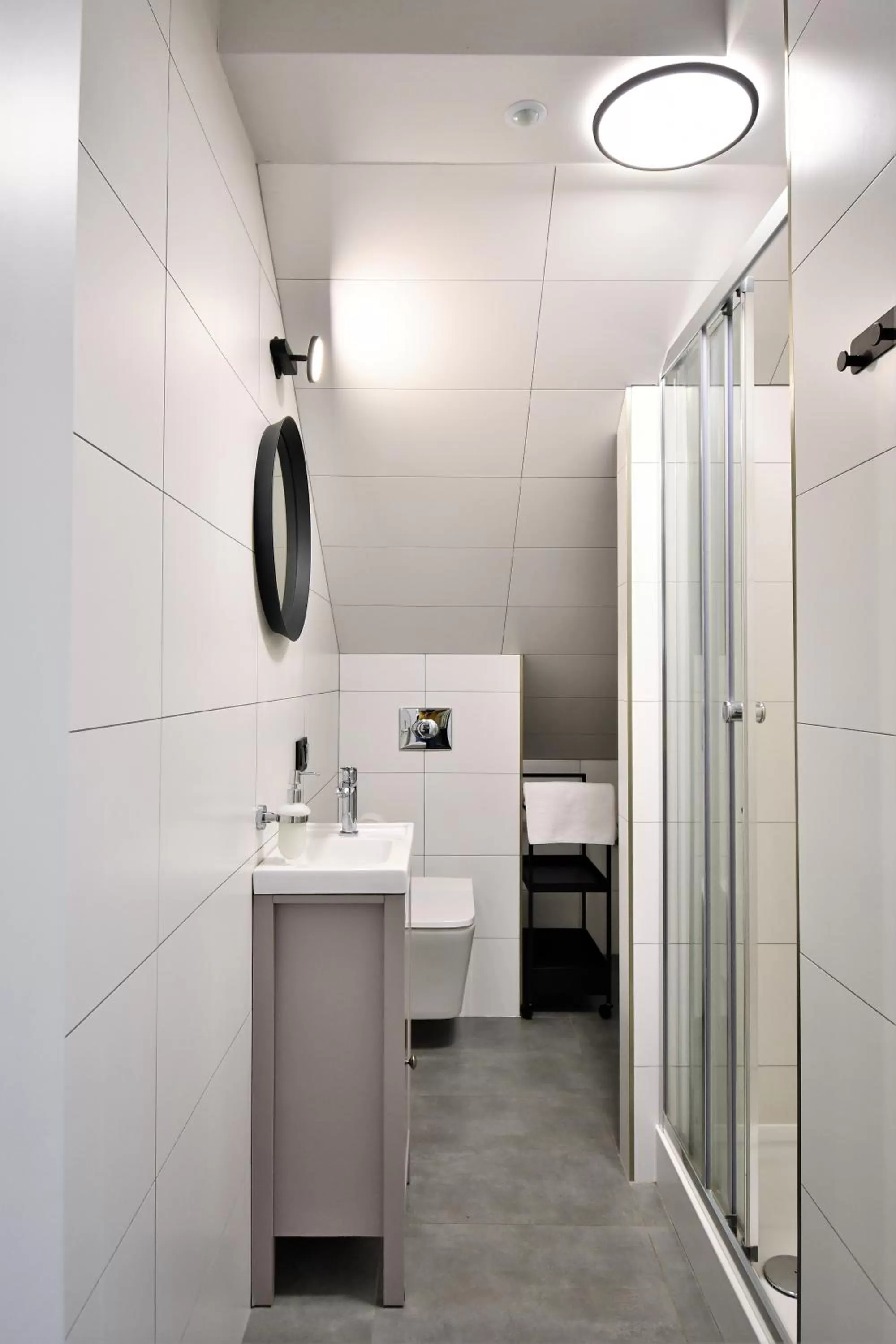 Shower in Sleepinn Gdansk Airport