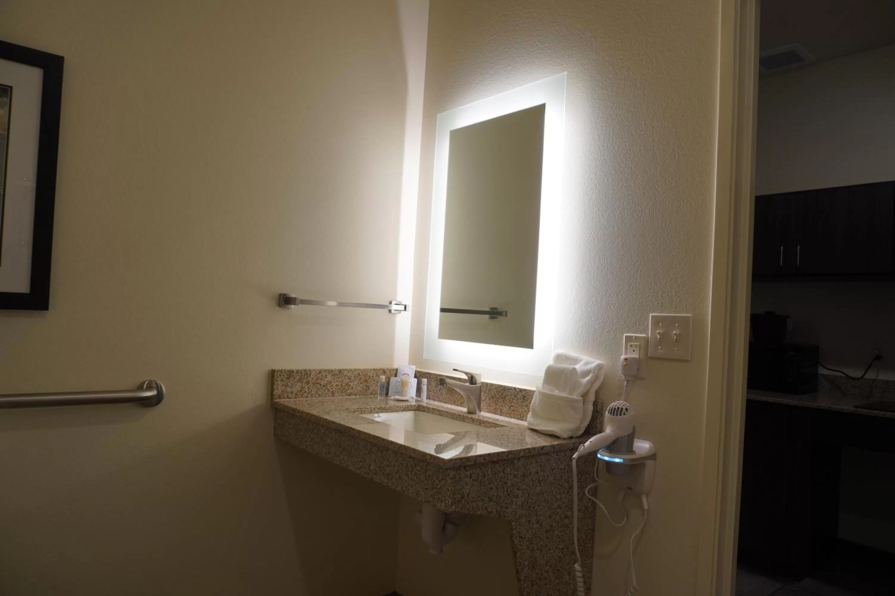 Bathroom in Comfort Inn & Suites Medina