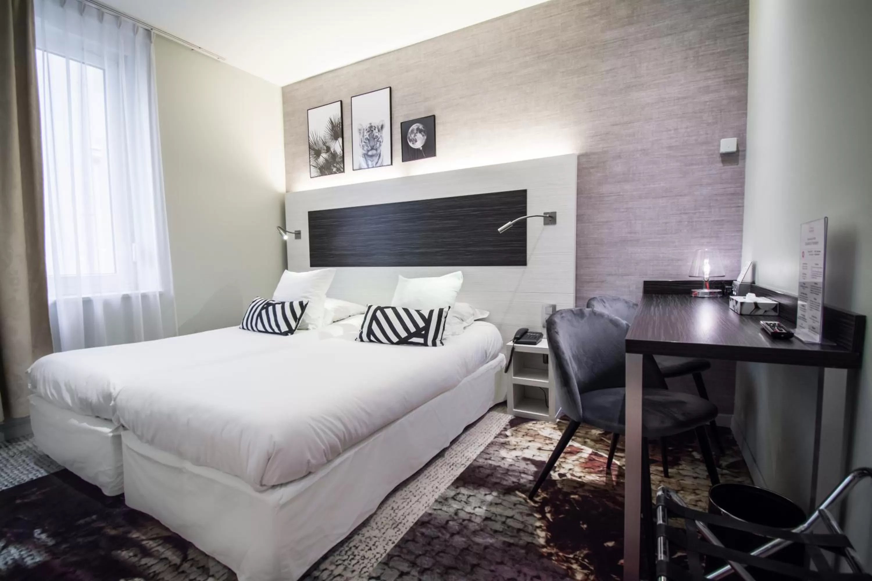 Bedroom, Bed in Hôtel Couvent du Franciscain Centre ville