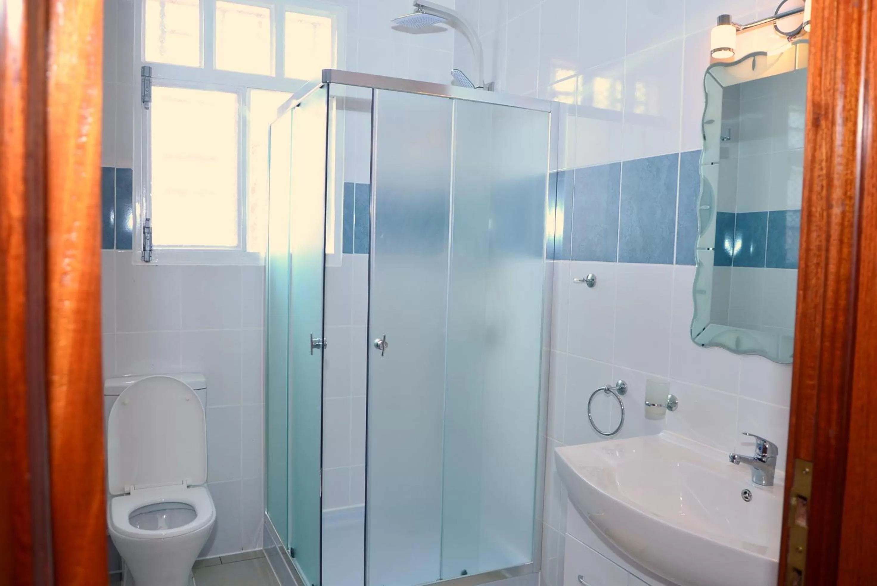 Bathroom in Hôtel Maisons-Sifa