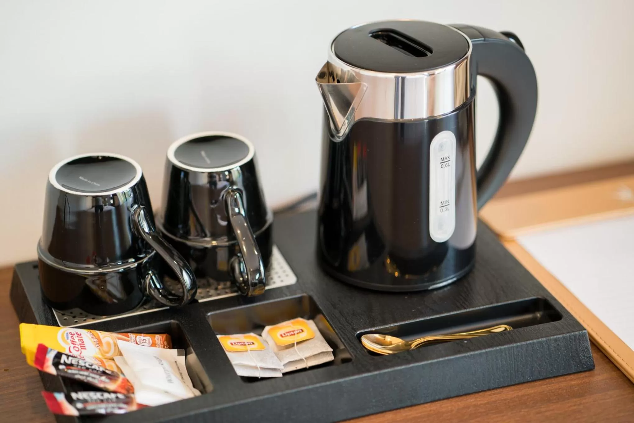 Coffee/tea facilities in Orussey One Boutique