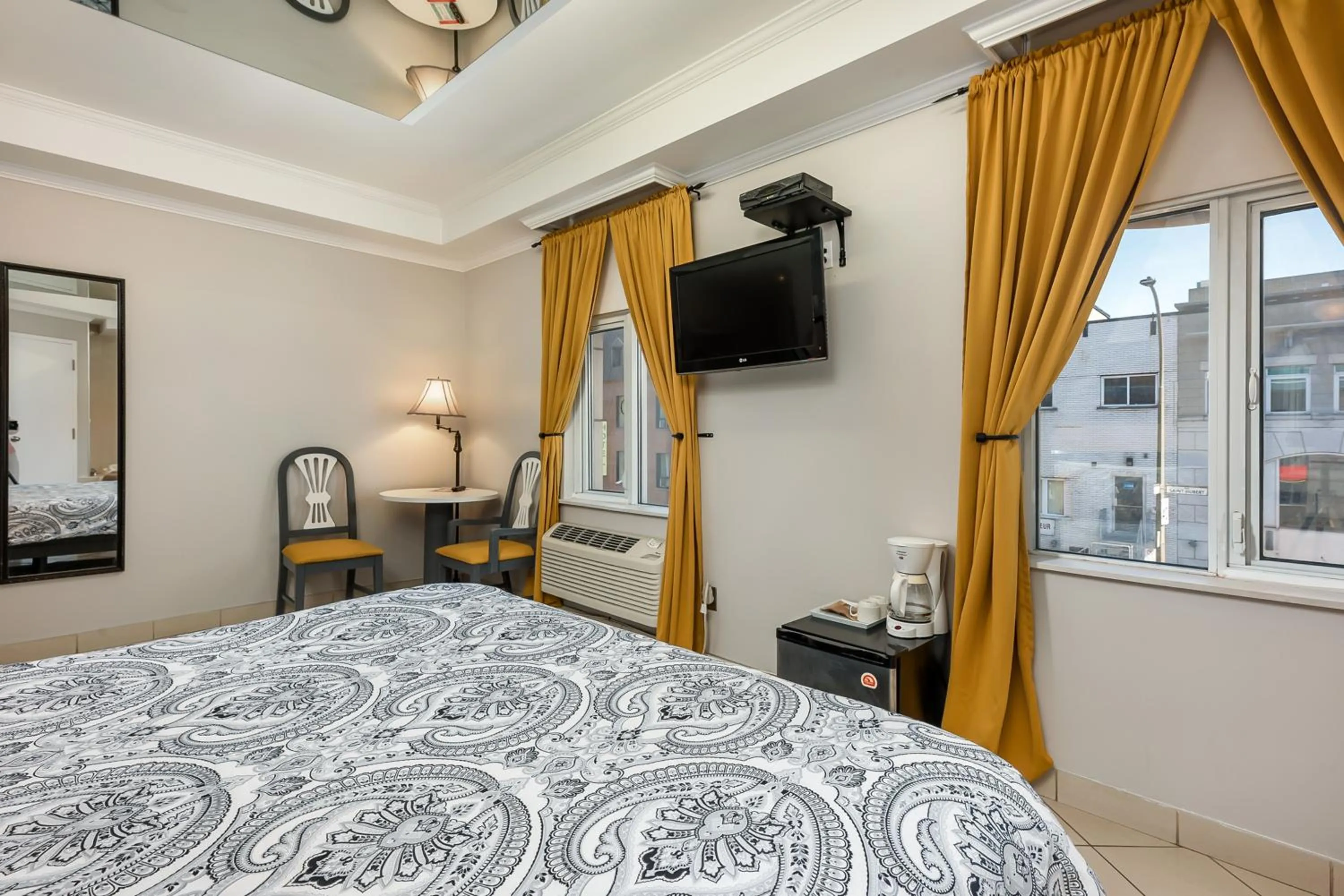 Bed in Samesun Montreal Hotel & Hostel