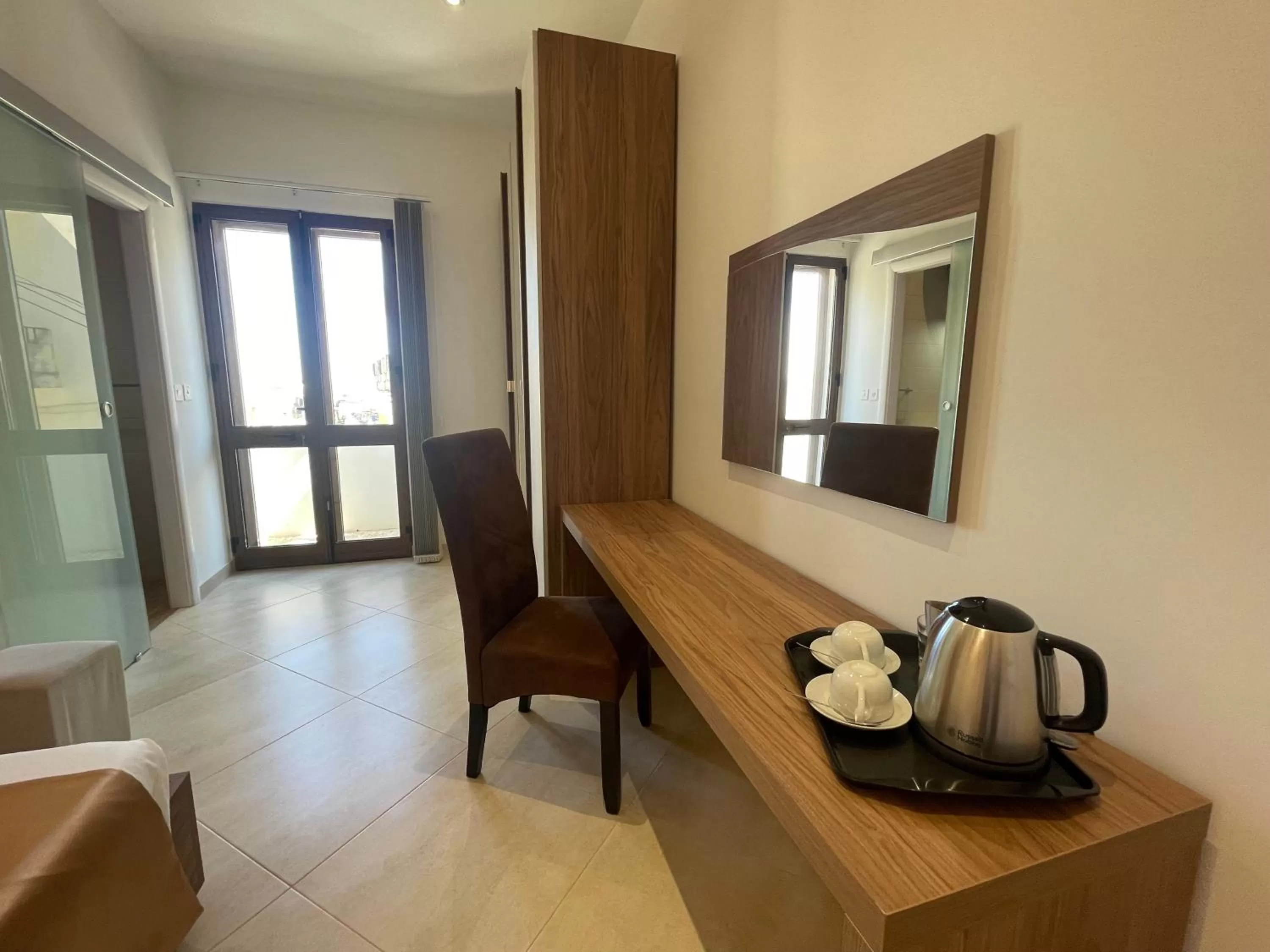 Coffee/tea facilities in Alina Boutique Living