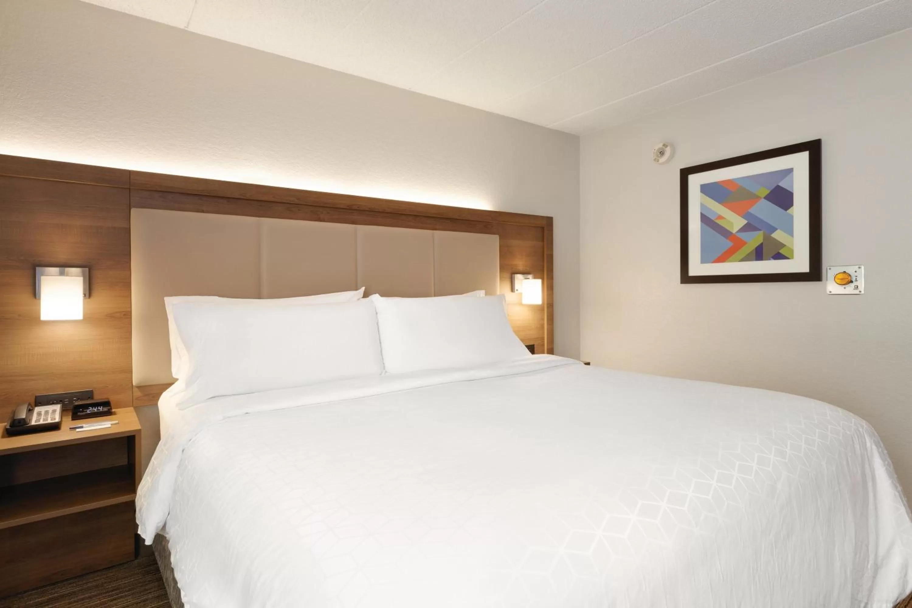 Photo of the whole room, Bed in Holiday Inn Express Hartford South - Rocky Hill by IHG