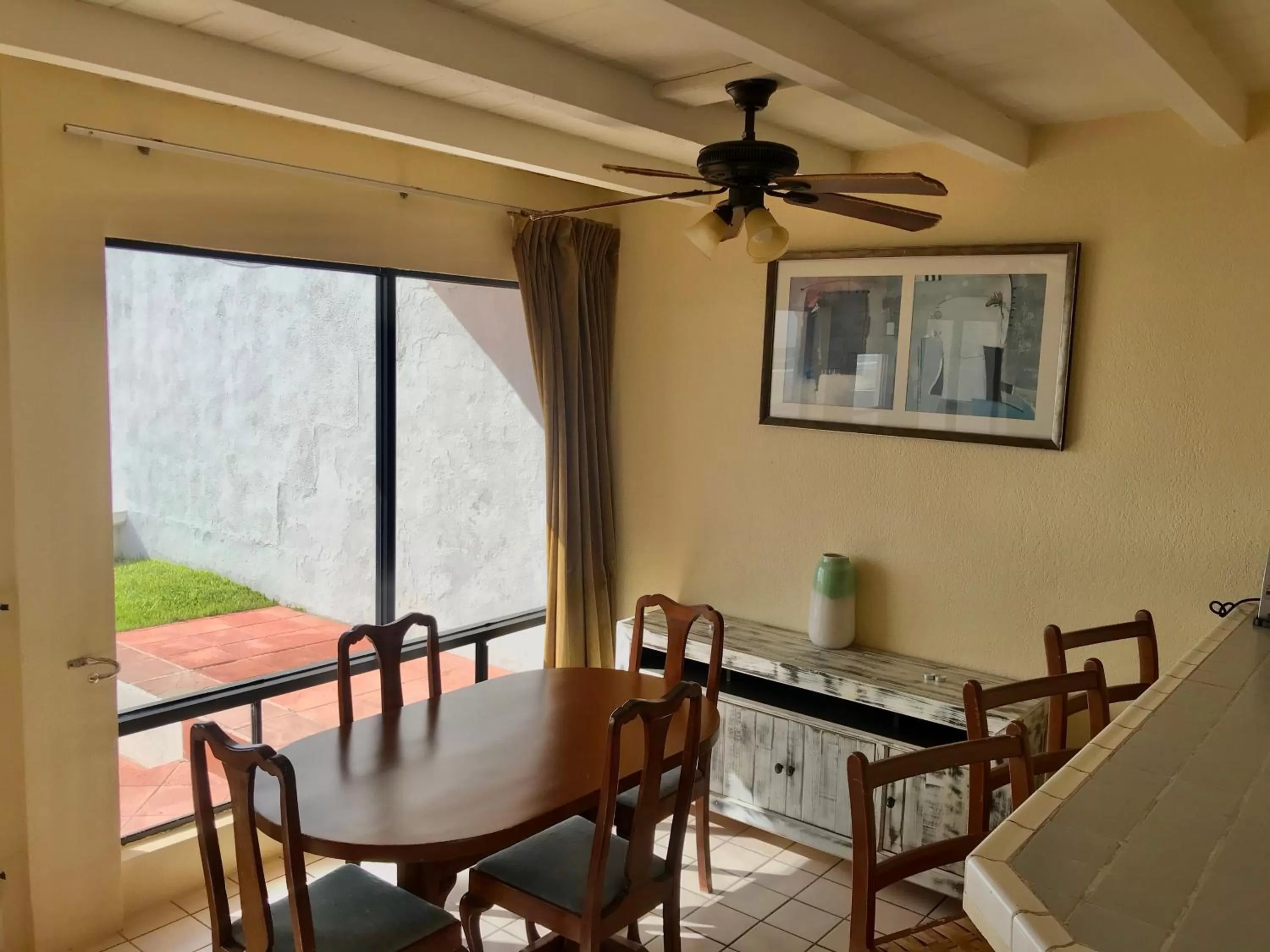Dining area in Quinta Pacifica Beachfront Villas
