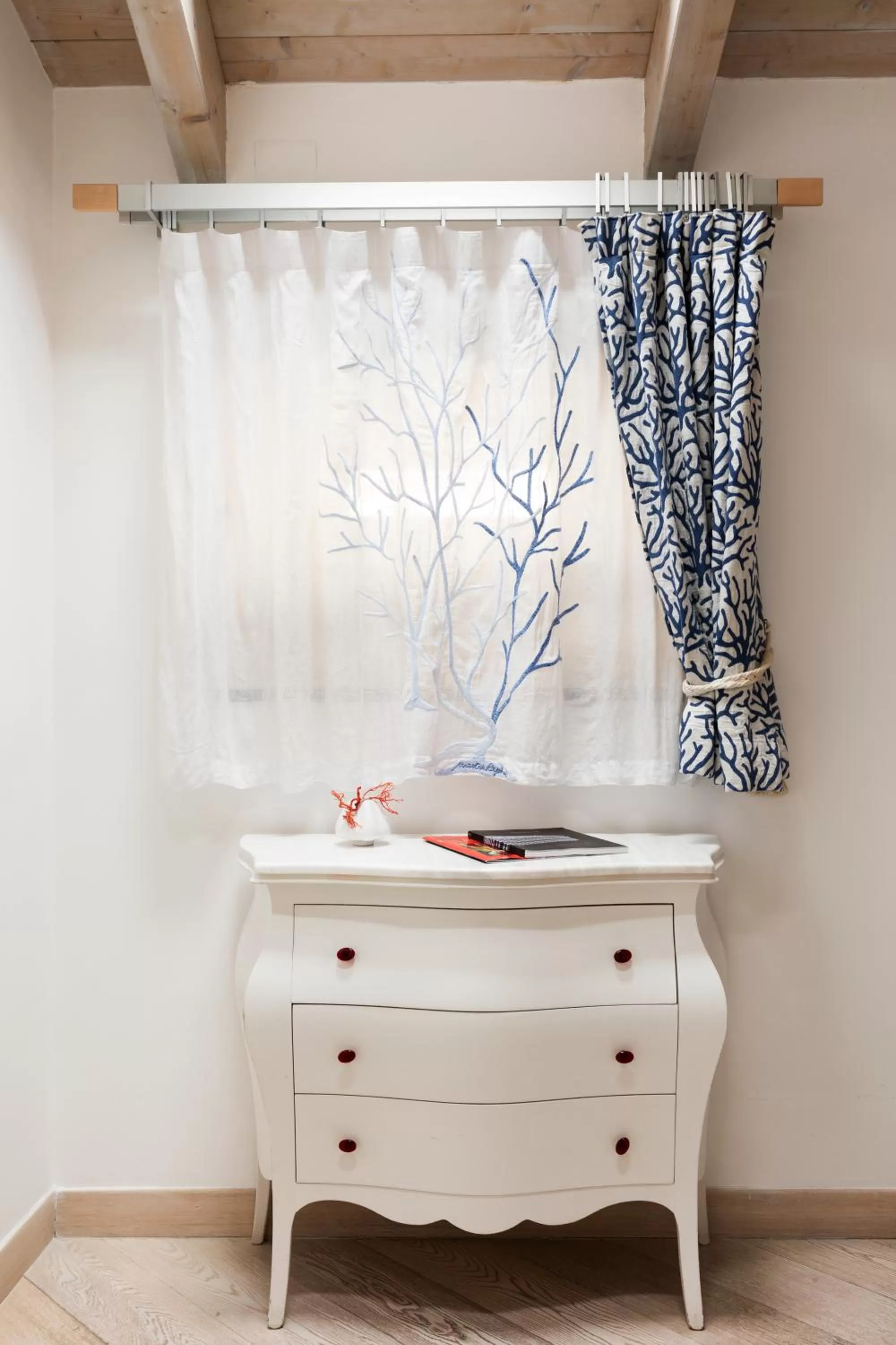 Decorative detail in La Ciliegina Lifestyle Hotel