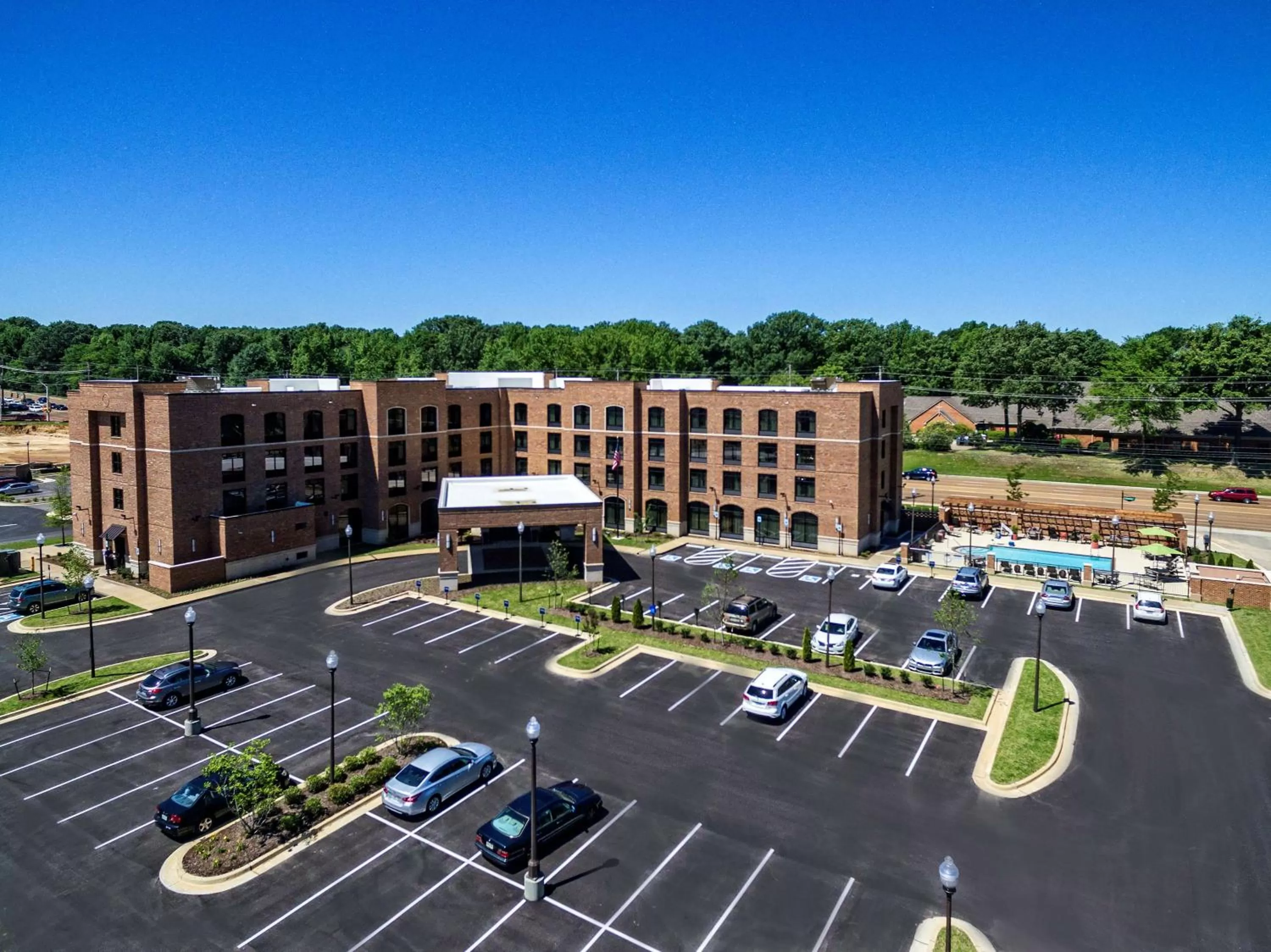 Property building in Hampton Inn & Suites Memphis Germantown