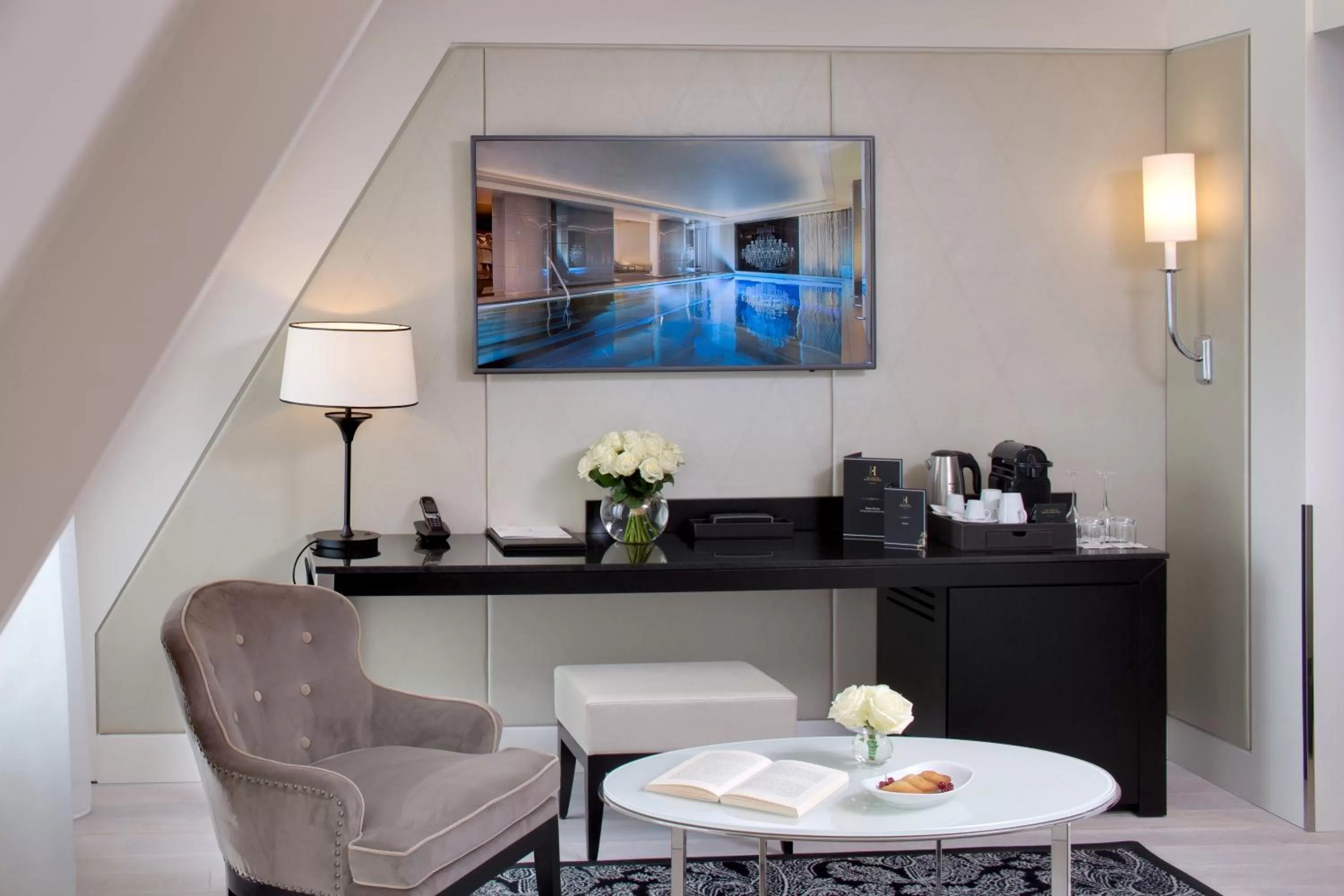 Living room in La Villa Haussmann