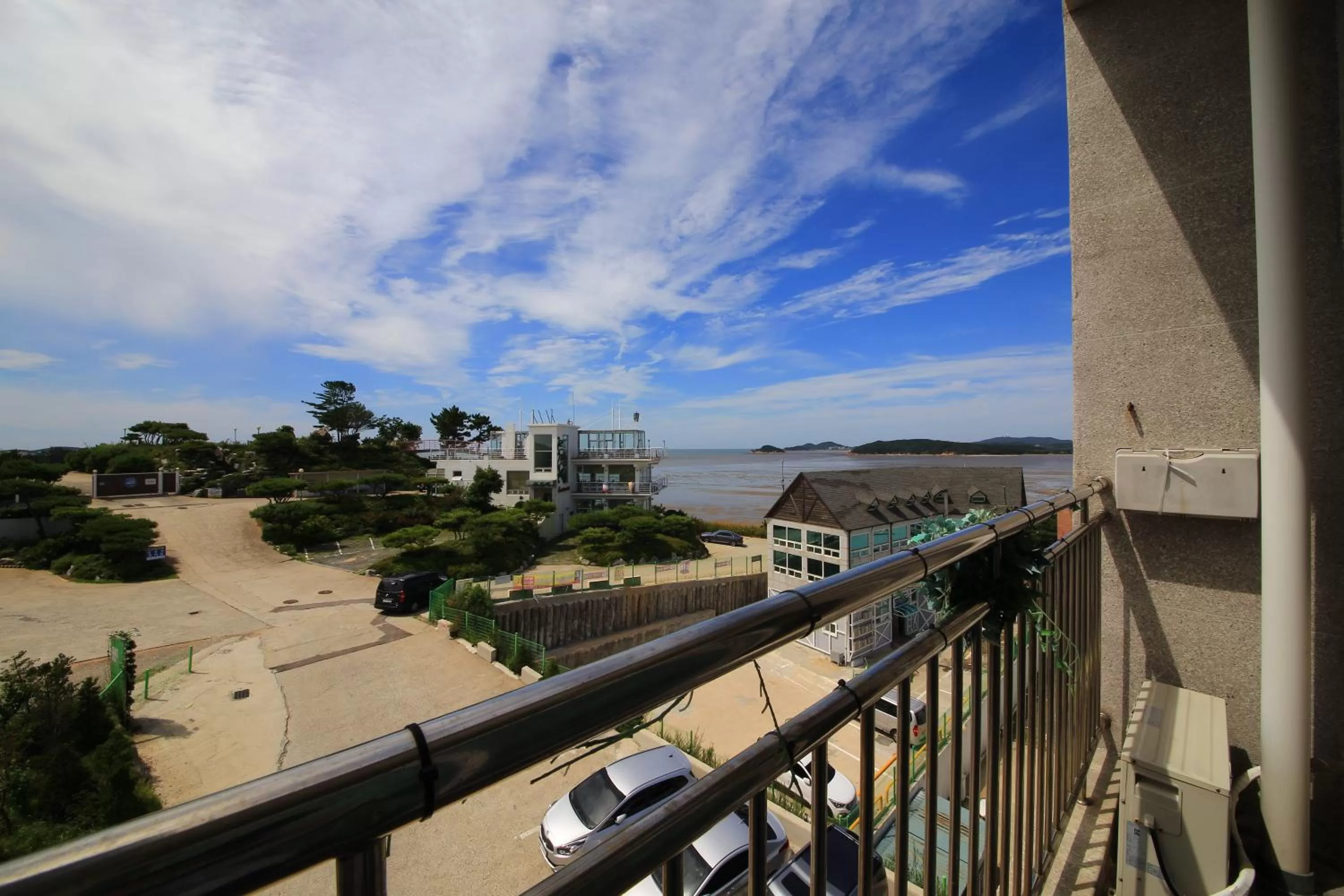 Spring in Hotel Hue Loft