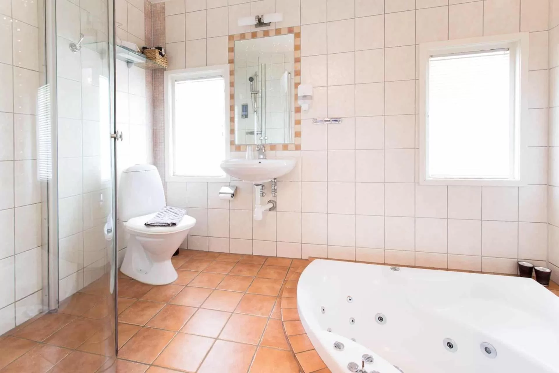 Toilet in Treetop Spa Hangout & Hotel